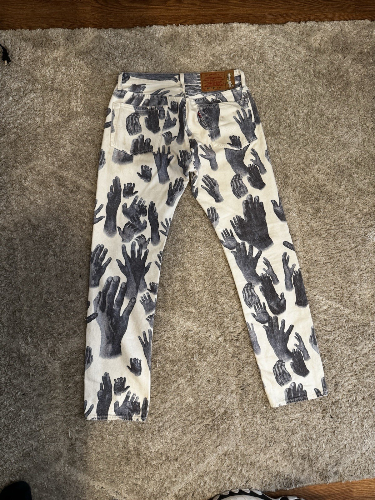 DENIM TEARS Levi’s 501 DT Men’s Straight Graphic Hands Jeans White Black Cotton