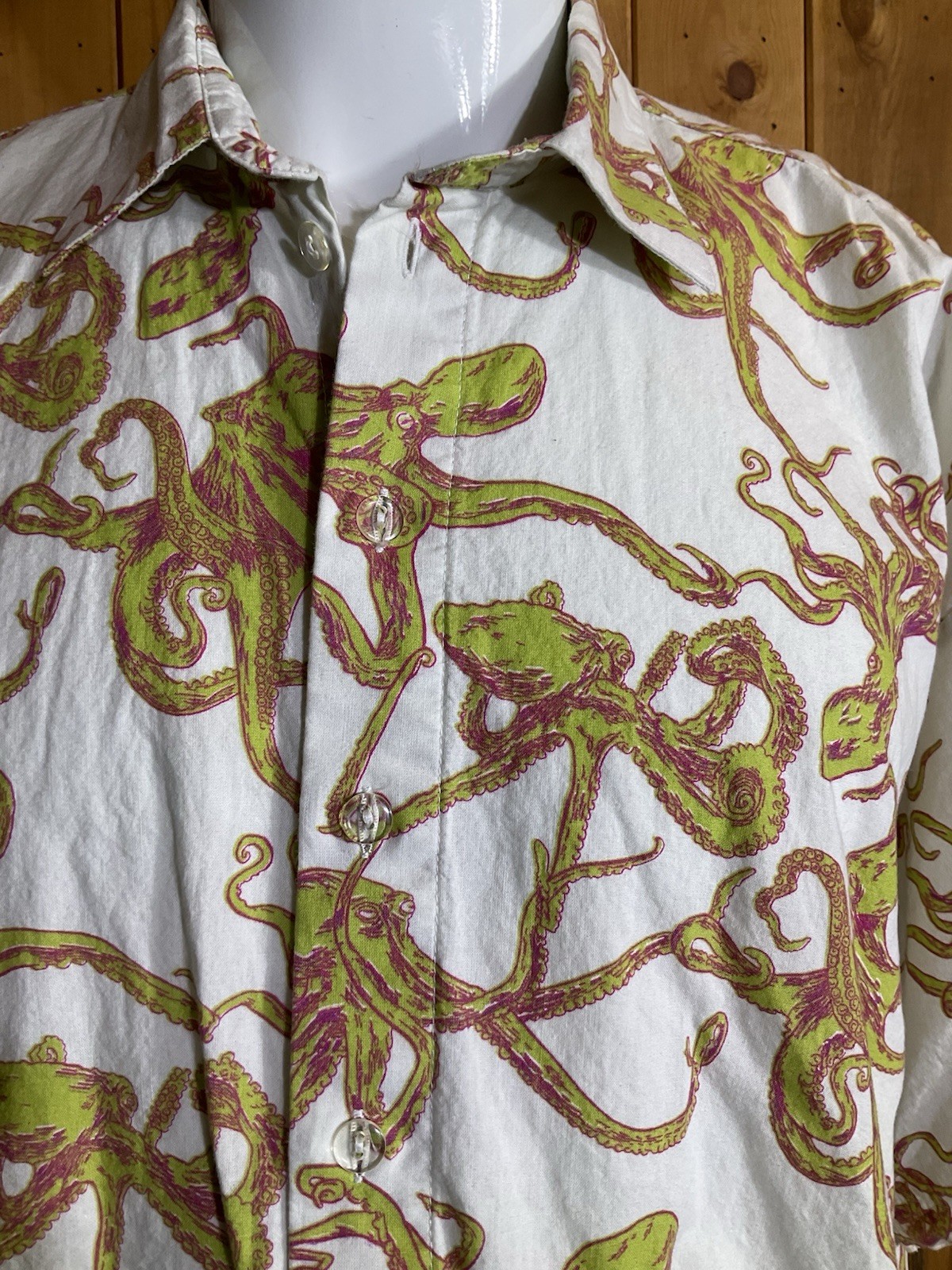 EBAY store Embroidered Logo Octopus Short Sleeve Button Down Shirt Size XL