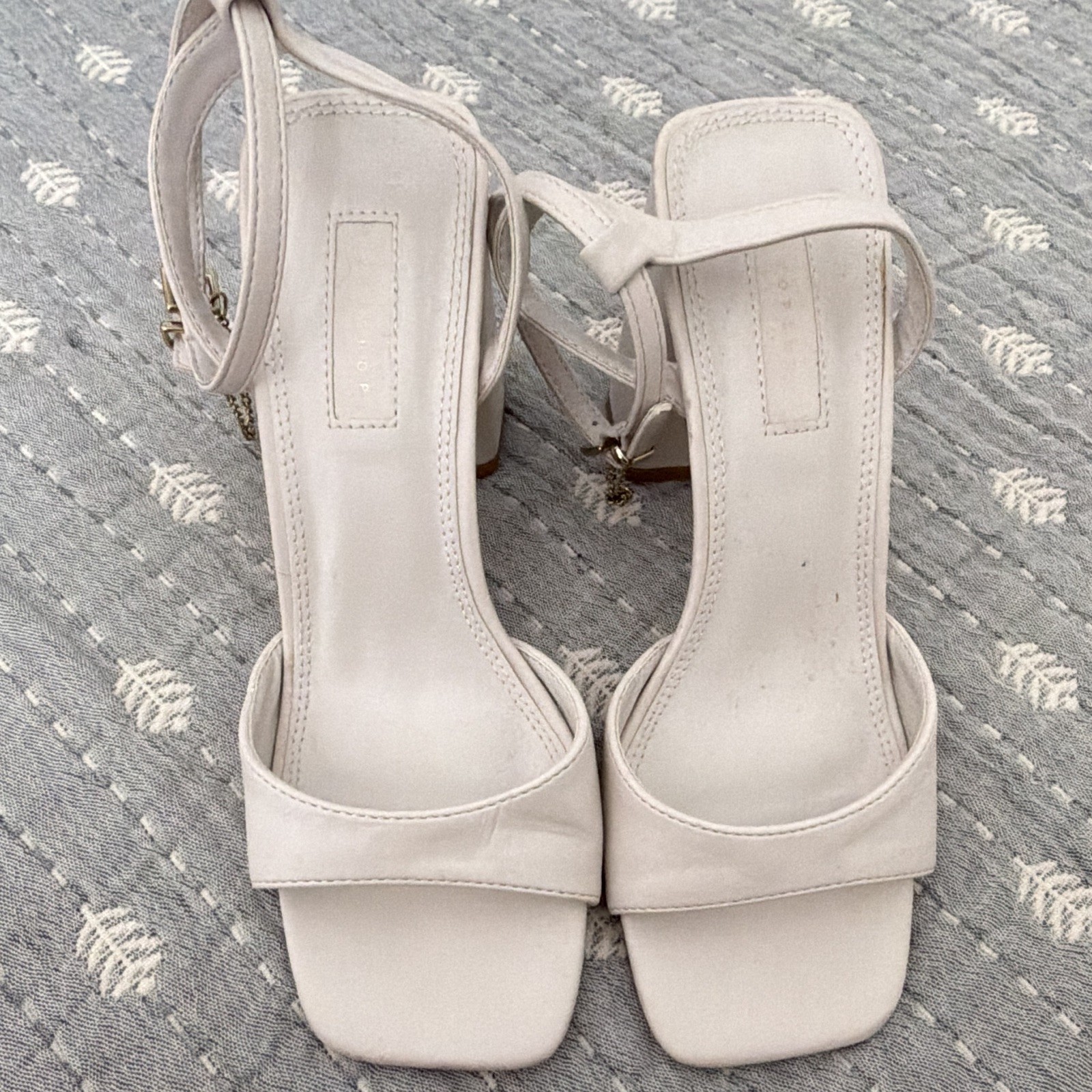 Topshop Women’s White Strappy Ankle Strap Faux Leather Chain Sandals 7