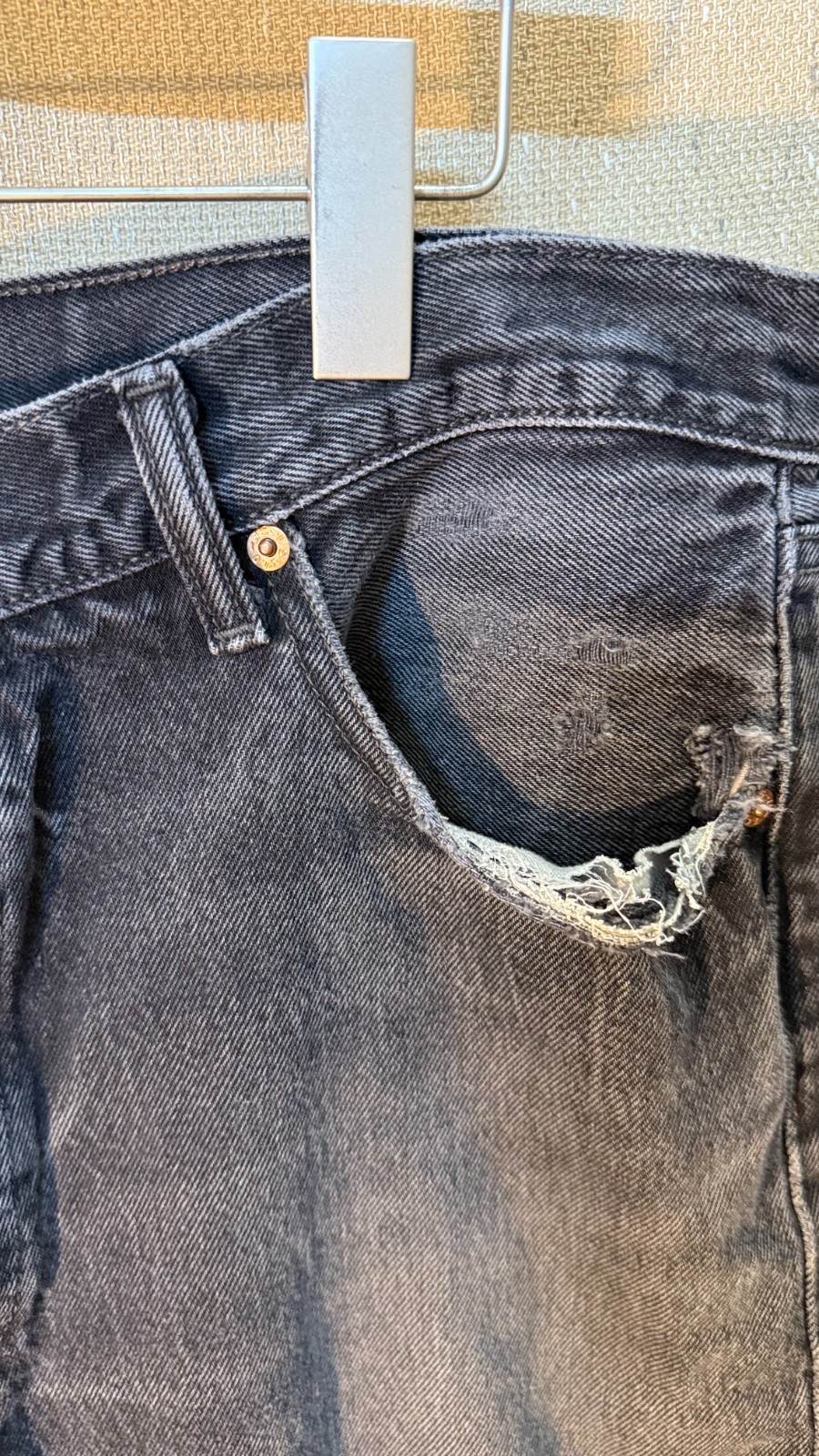 Levi’s 501 Black Distressed Jeans Button Fly Faded Denim Men’s 36×29