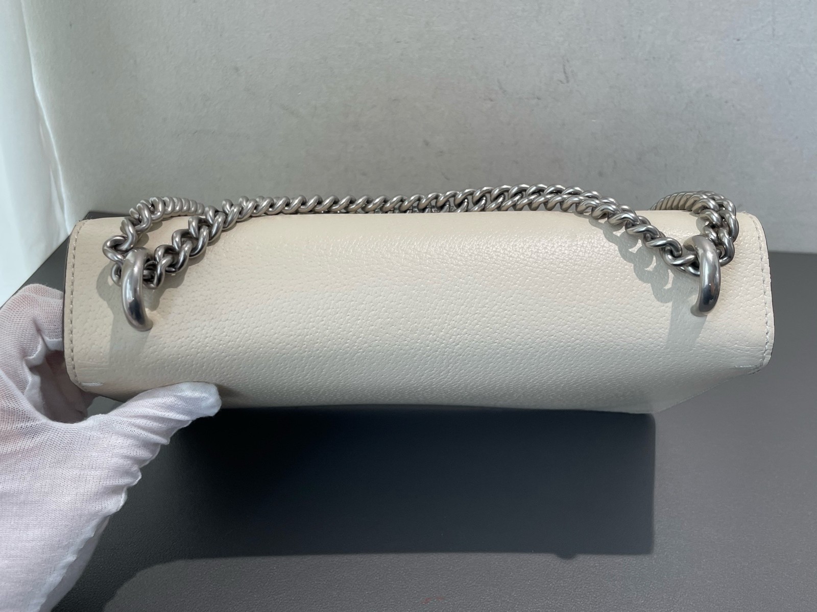 Gucci Pre-Owned Authentic Luxury Handbag White 28×17cm Silver