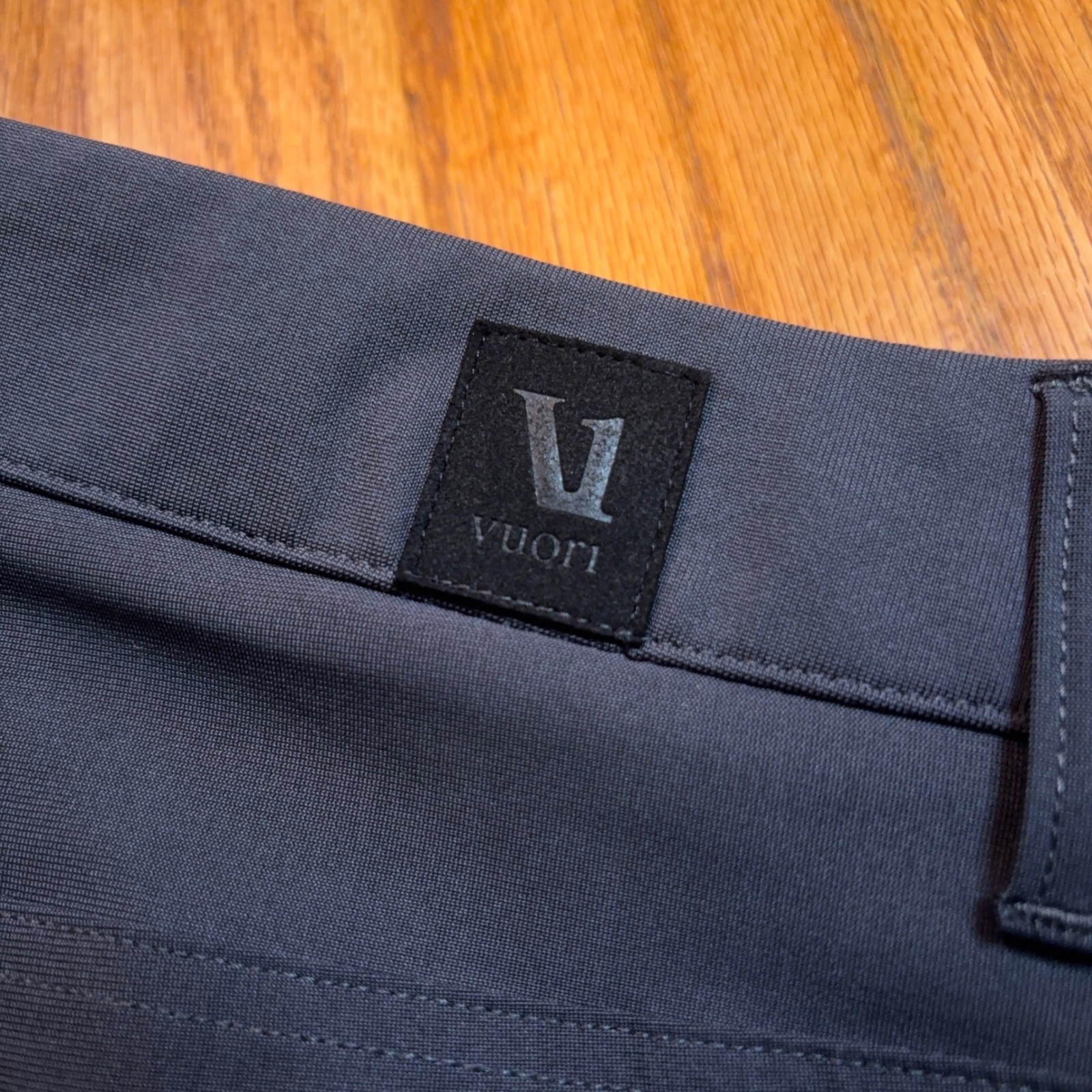 Vuori Meta Pants Mens 36 Charcoal Gray Technical Stretch Slim Straight V430 FLAW