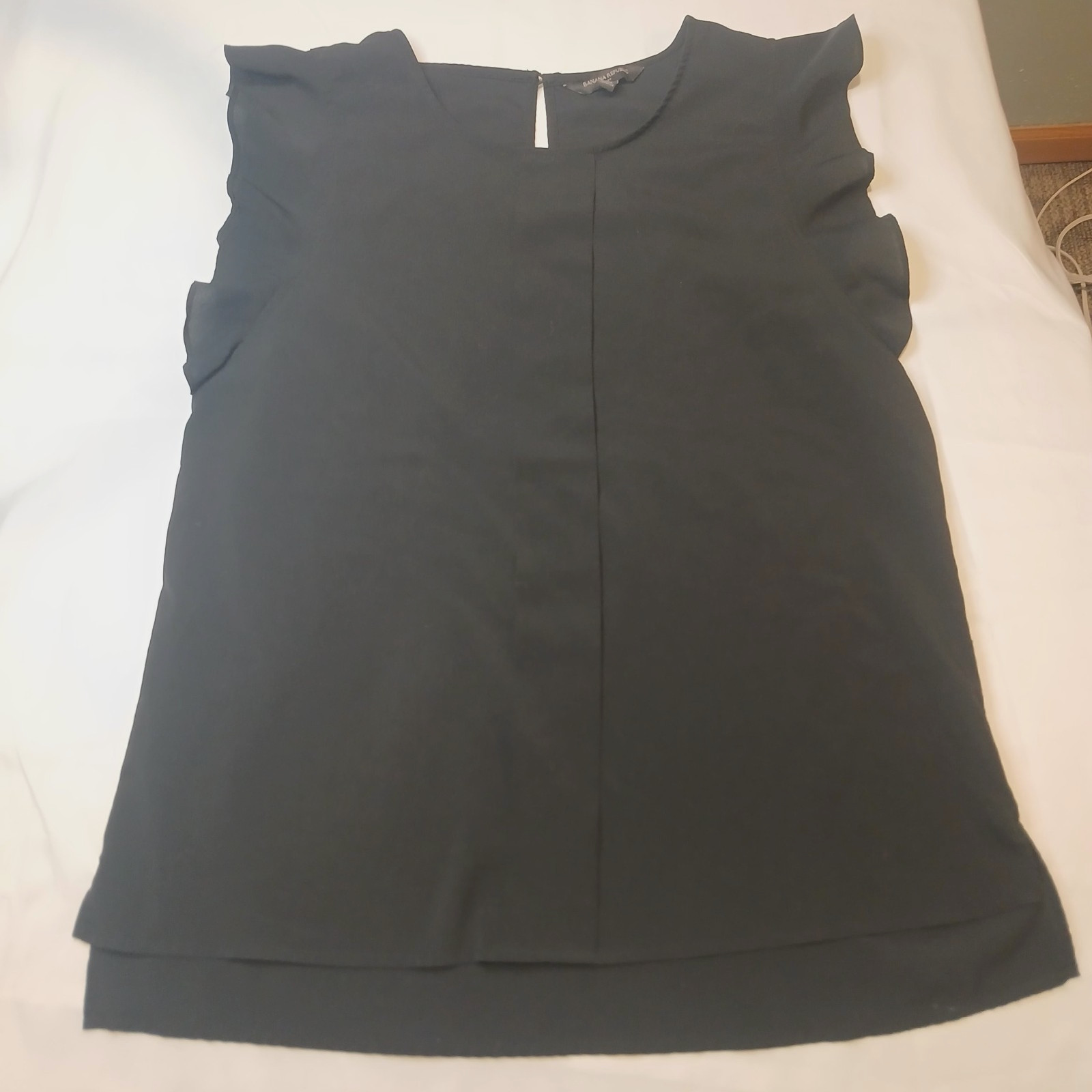 Banana Republic black medium sleeveless ruffle top corporate summer size medium