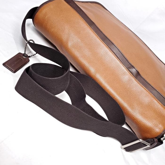 COACH CAMDEN Pebbled Smooth Leather Messenger Bag 3a