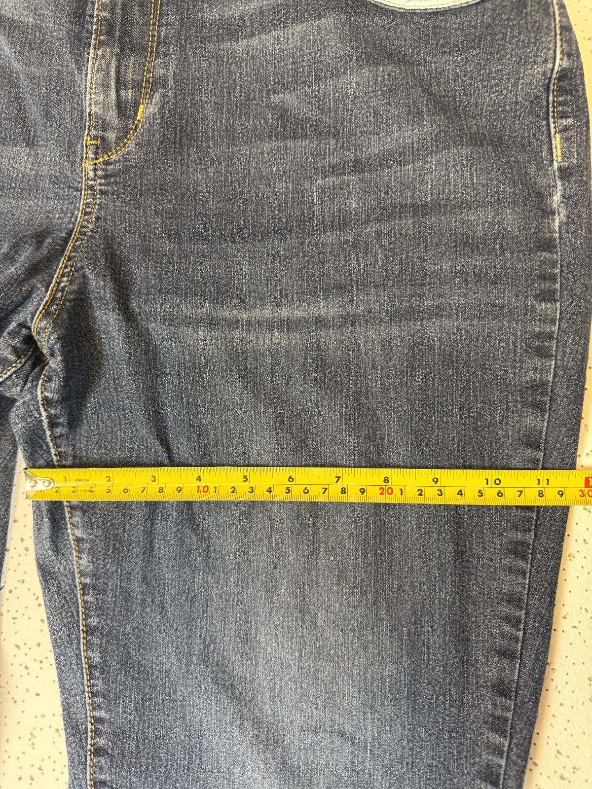 Signature by Levi Strauss Modern Straight Jeans Women’s 20M Medium Wash Stretch