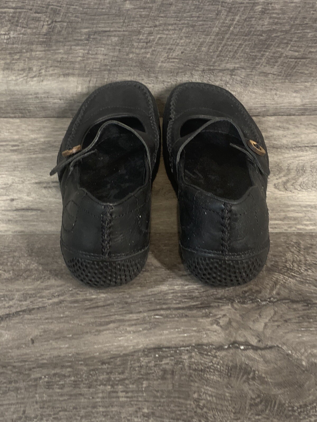 Patagonia Stitched Mary Jane Button Strap Womens 6 Poppy Black