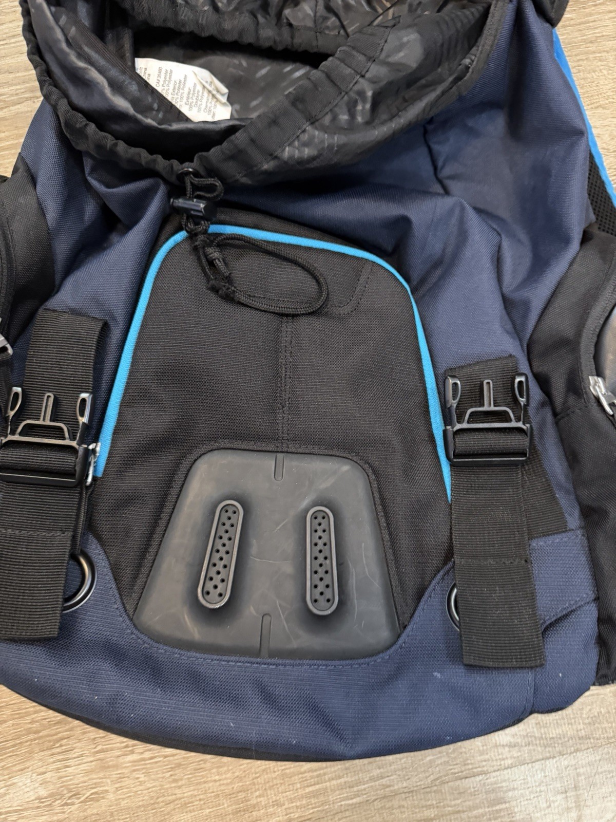 GENUINE Oakley Kitchen Sink Backpack 1 SIZE TALLE UNIQUE!! Nice.
