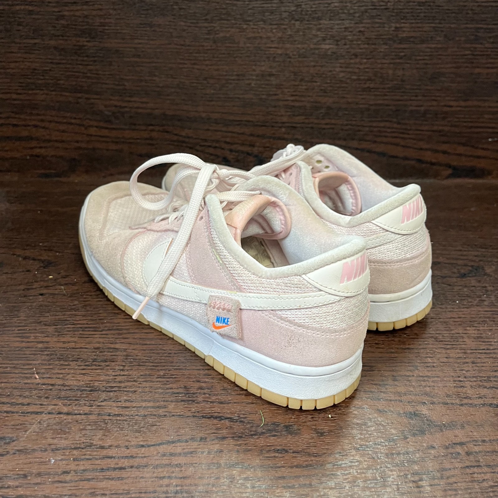 Nike Dunk Low SE “Teddy Bear” Women’s Size 10.5 Light Pink Sneakers DZ5318-640
