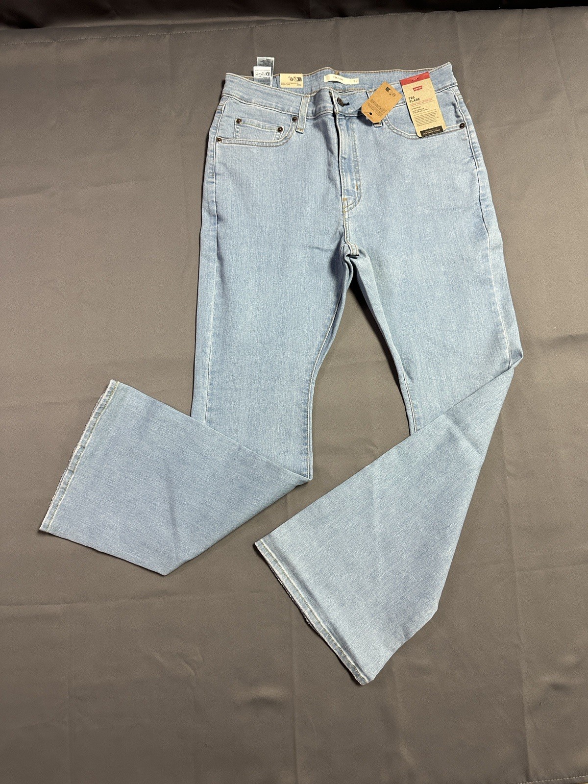 New Levi’s 726 High Rise Flare Women’s Jeans Different Route – Light Wash 32×30