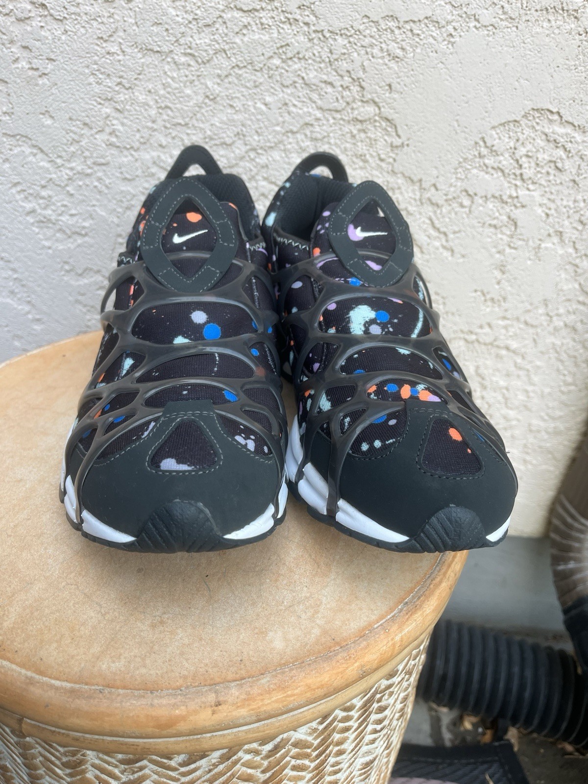 Nike Men’s Black Multicolor Splatter Slip-On Low Top Athletic Sneakers