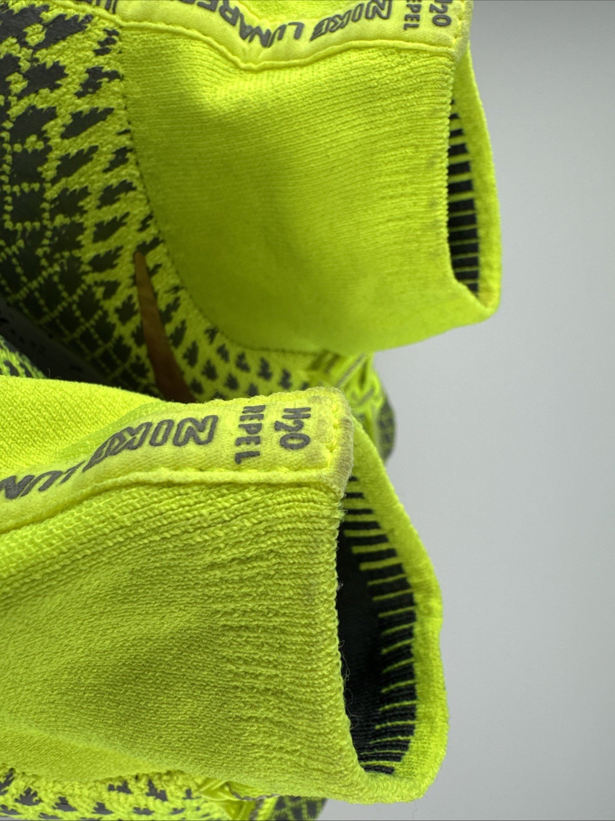 Nike LunarEpic Flyknit Shield Men’s Volt/Gray Sneaker 849664-700