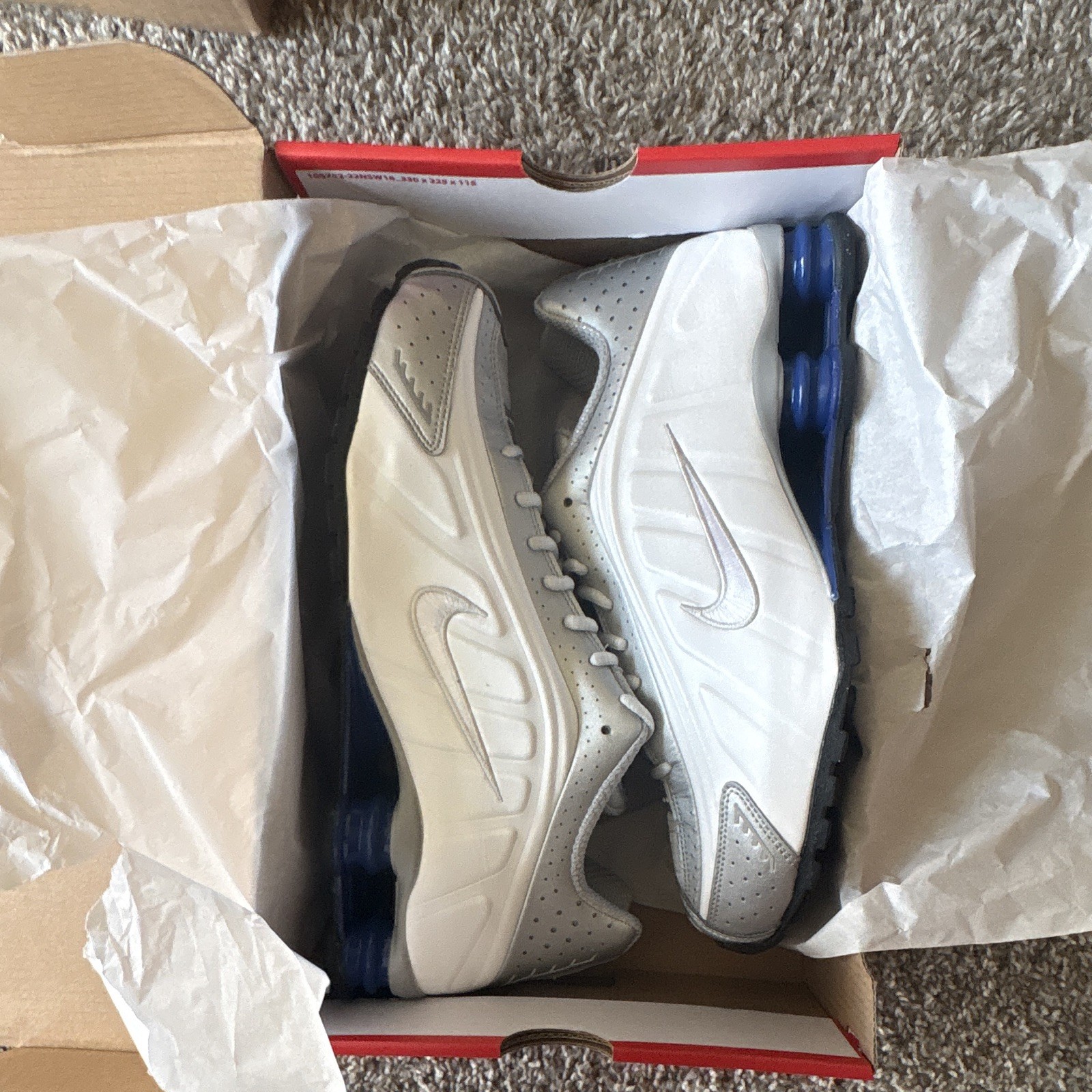 Nike Shox R4 Metallic Silver/White/Deep Royal Blue Sneakers HQ1988-102 Men’s