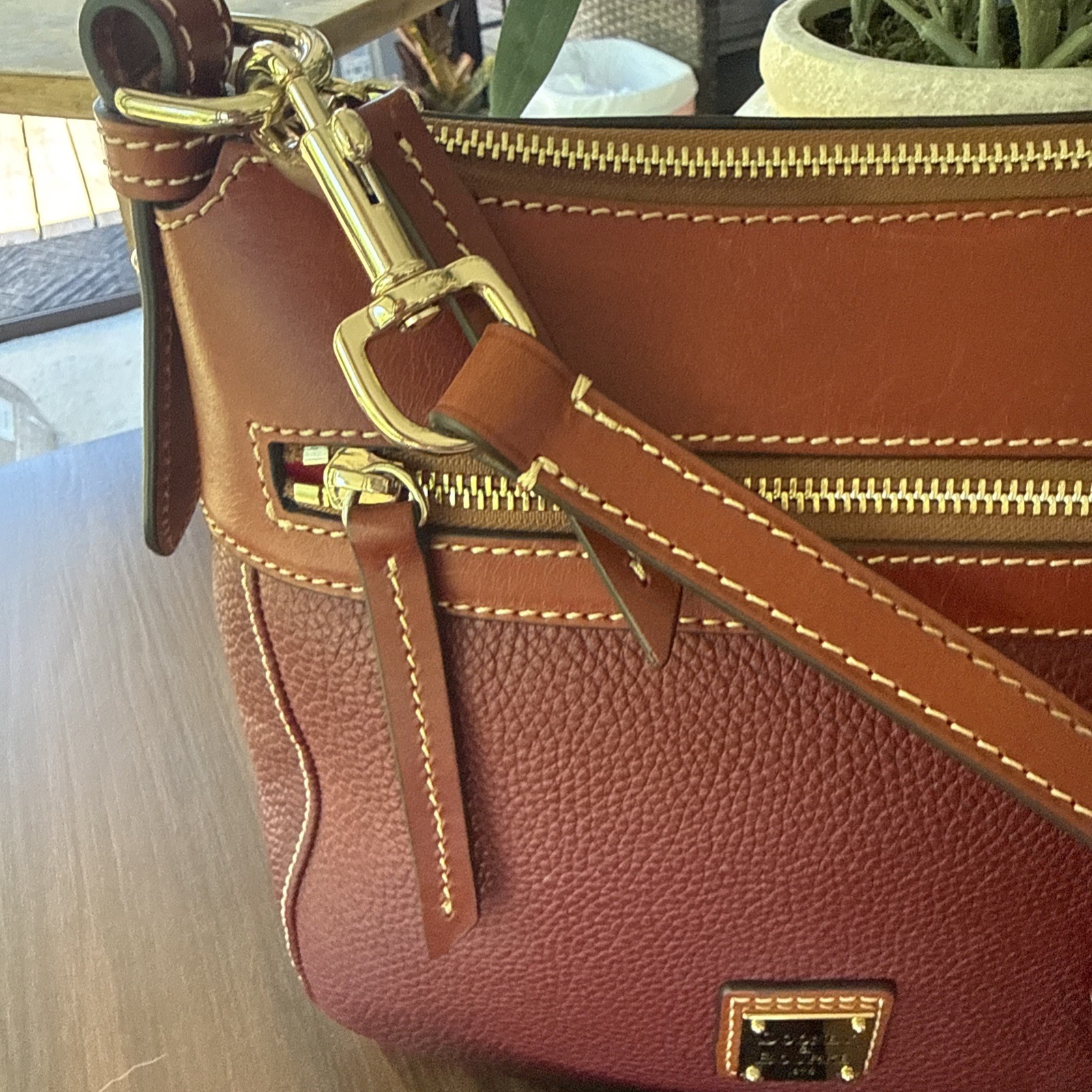 Dooney & Bourke Crossbody 25 Pebble Leathe WINE R1849. EUC. Dust bag/scarf
