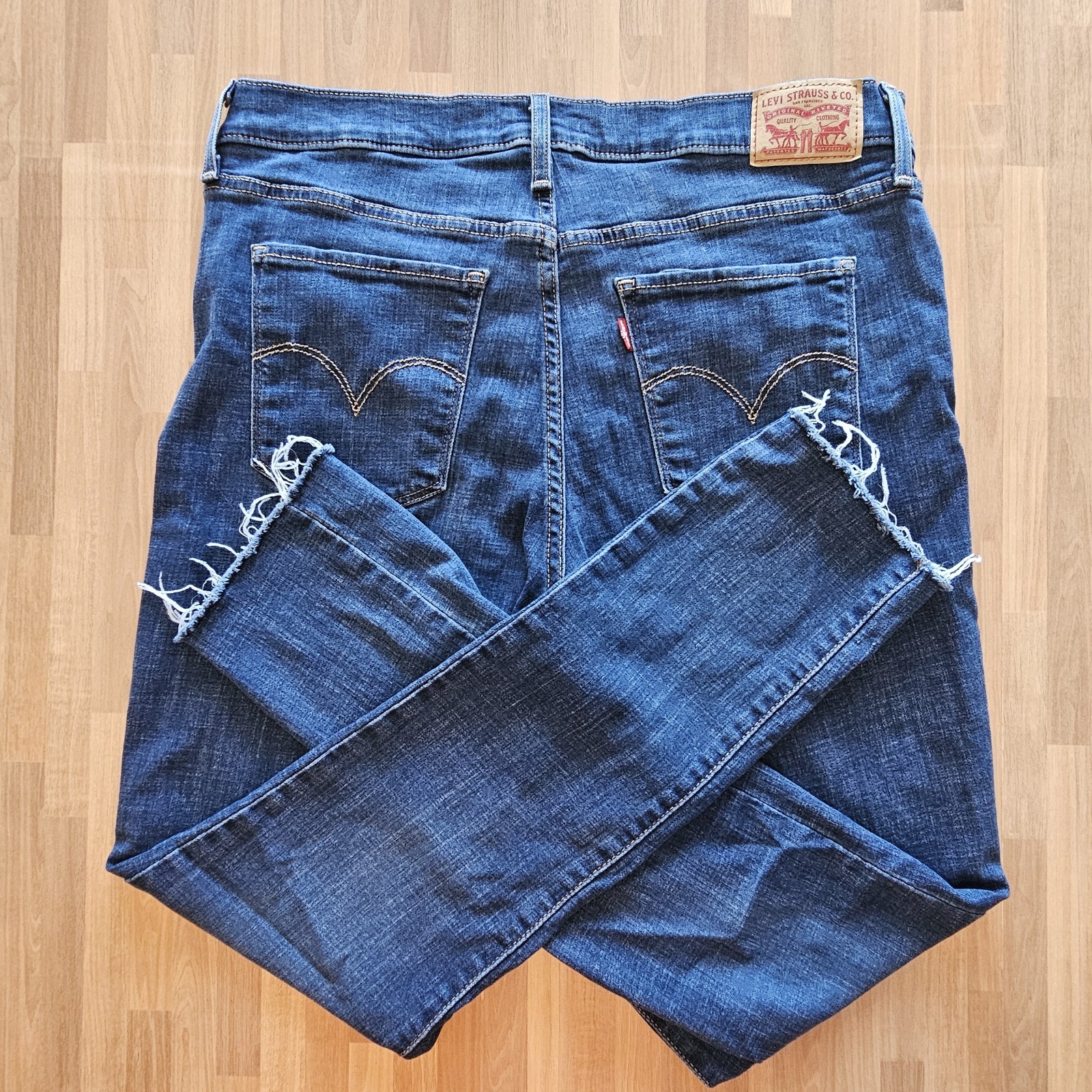 Levi’s 311 Shaping Skinny Jeans Size 32 Ankle Dark Wash Stretch Denim Raw Hem