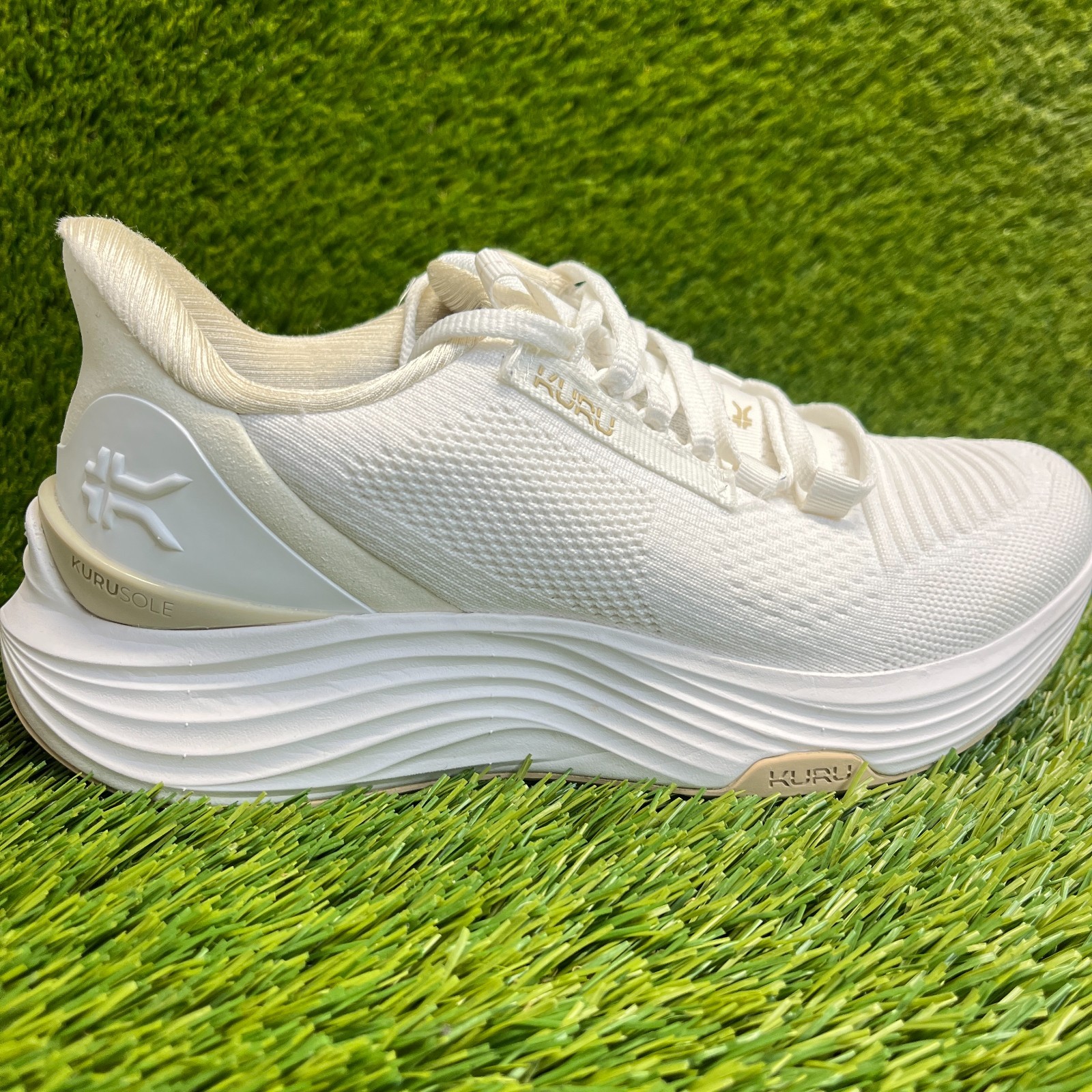 Kuru Atom 2 Womens Size 6.5 White Beige Athletic Running Walking Shoes Sneakers