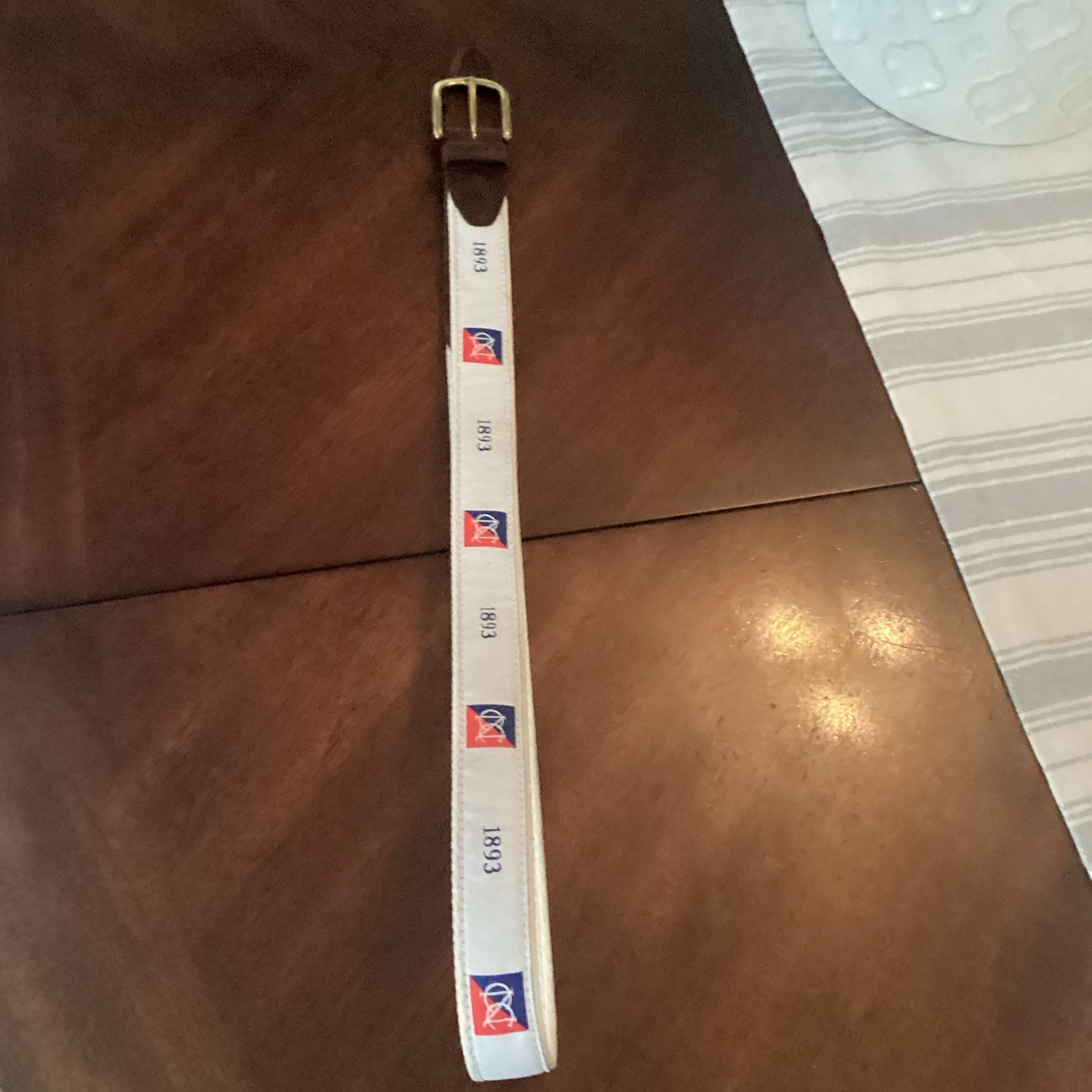 Newport Country Club Yachting Research Inc. Men’s Logo Pattern Belt. Size 38.