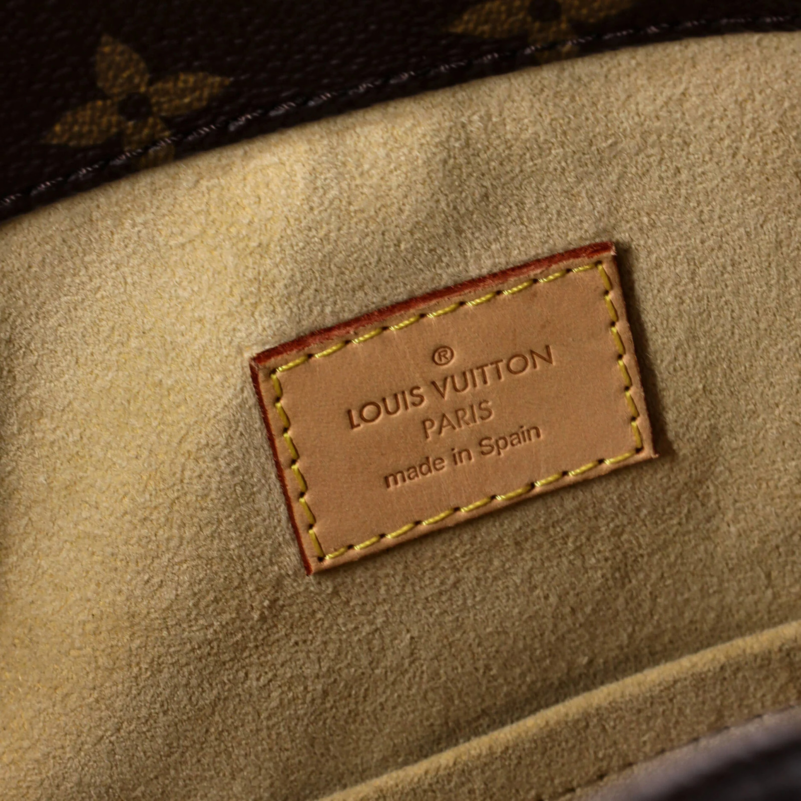 Louis Vuitton Artsy Handbag Monogram Canvas GM