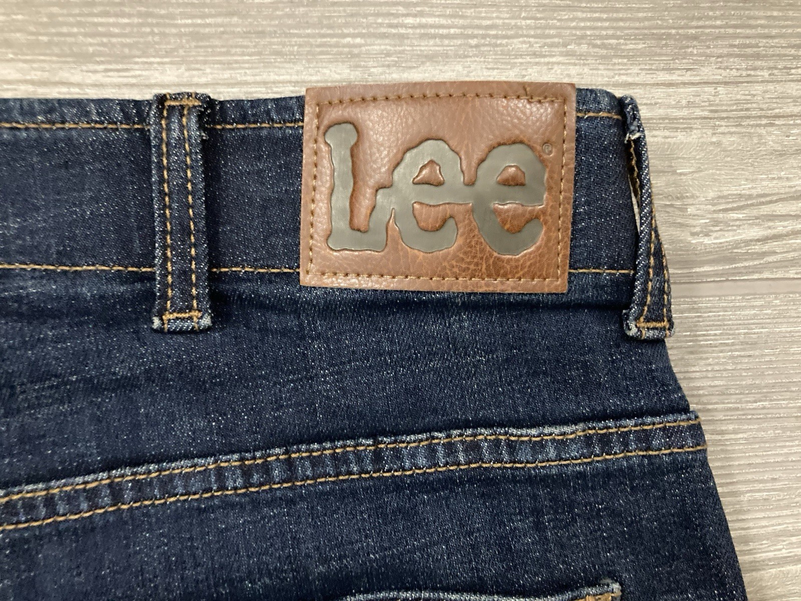 Lee Extreme Motion MVP Relaxed Straight Jeans Mens 38×30