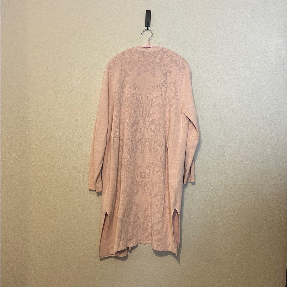 Chico’s Tonal Jacquard Long Line Open Cardigan Size 3 / XL in Blush Pink