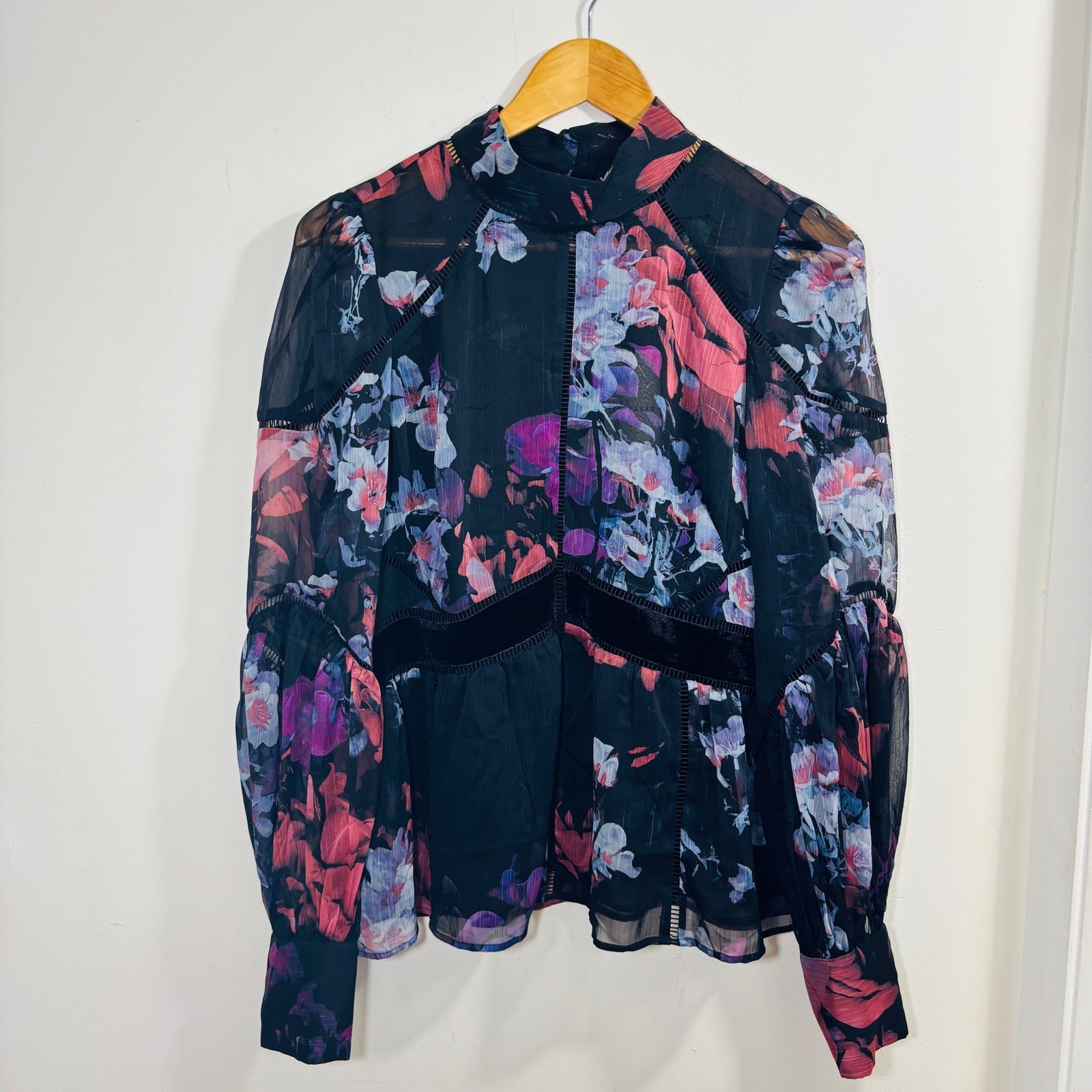 New Ted Baker London Neeveh Floral Ladder Trim Velvet Top Black Mock Neck Sz 4