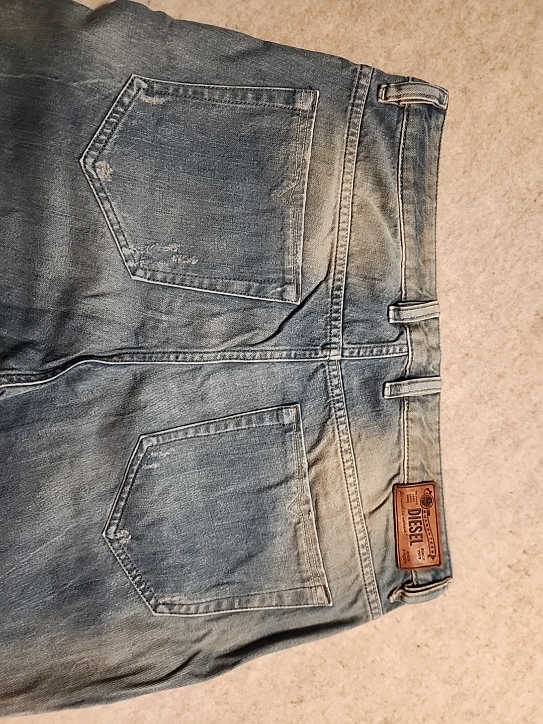 Diesel Eazee Relaxed Boyfriend Denim Jeans 30×25 whiskered Distress staining EUC