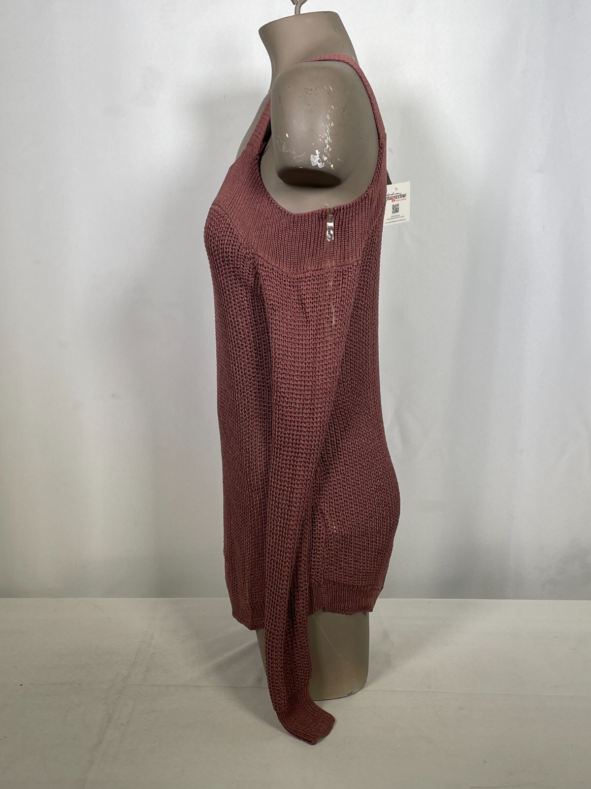 Fashion Magazine Cold Shoulder Long Sleeve Slit Side Top Women’s SMALL NWT