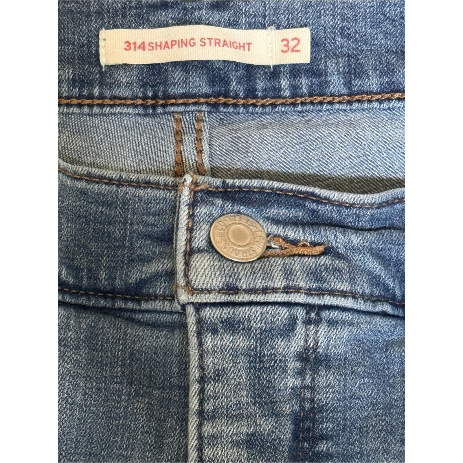 Levi’s 314 Shaping Straight Jeans Women’s Size 32