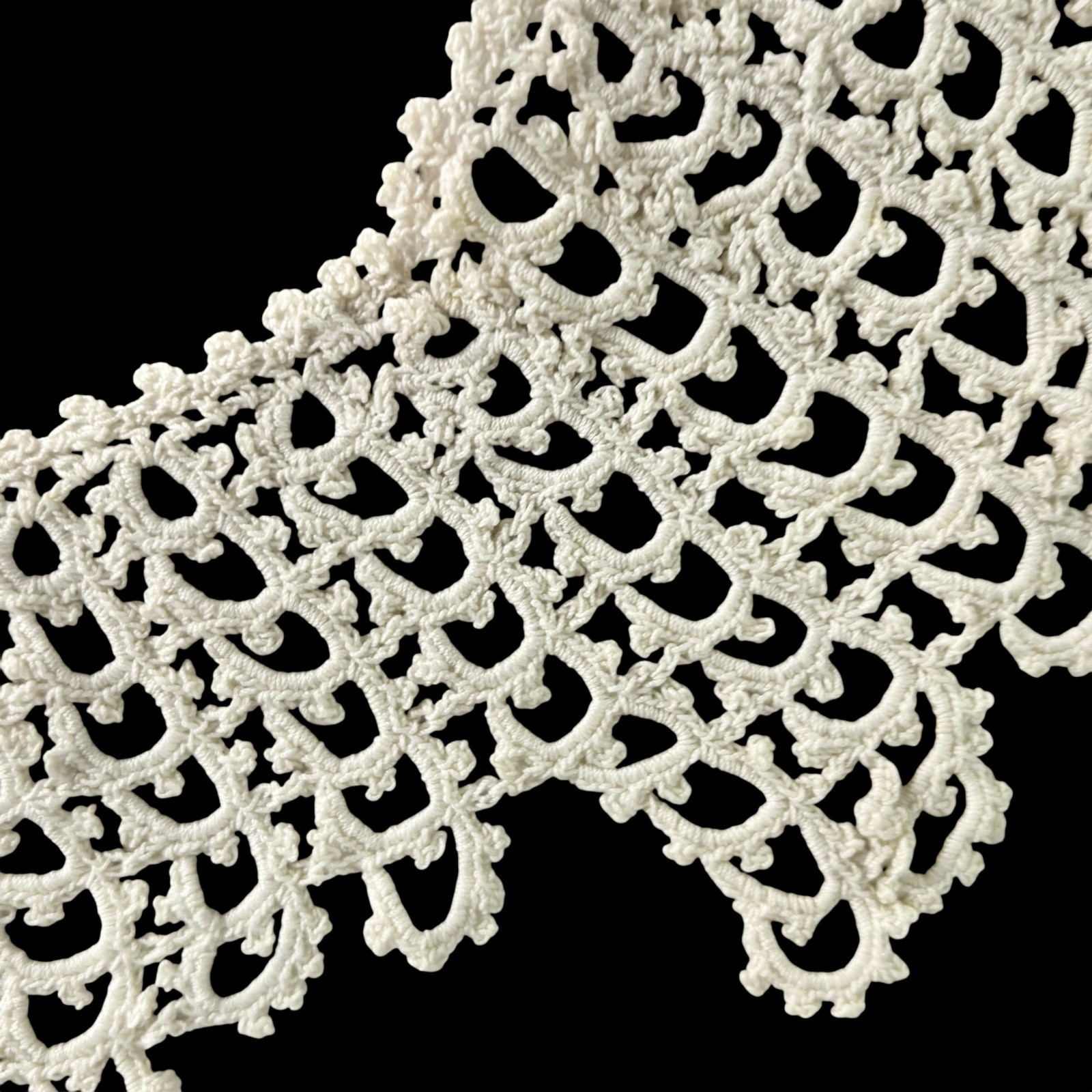 Vintage White Tatted Detached Collar