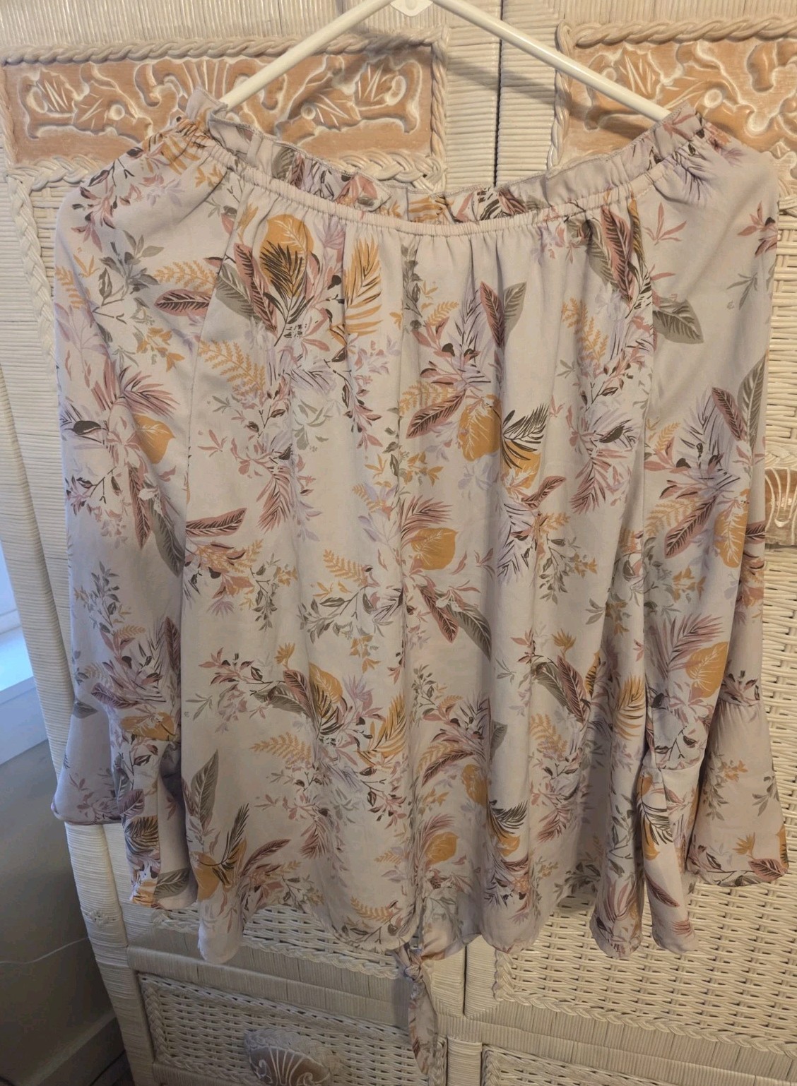 Emaline Peasant Tie Hem Blouse Top Grey with Floral Pattern Bell Sleeves EUC