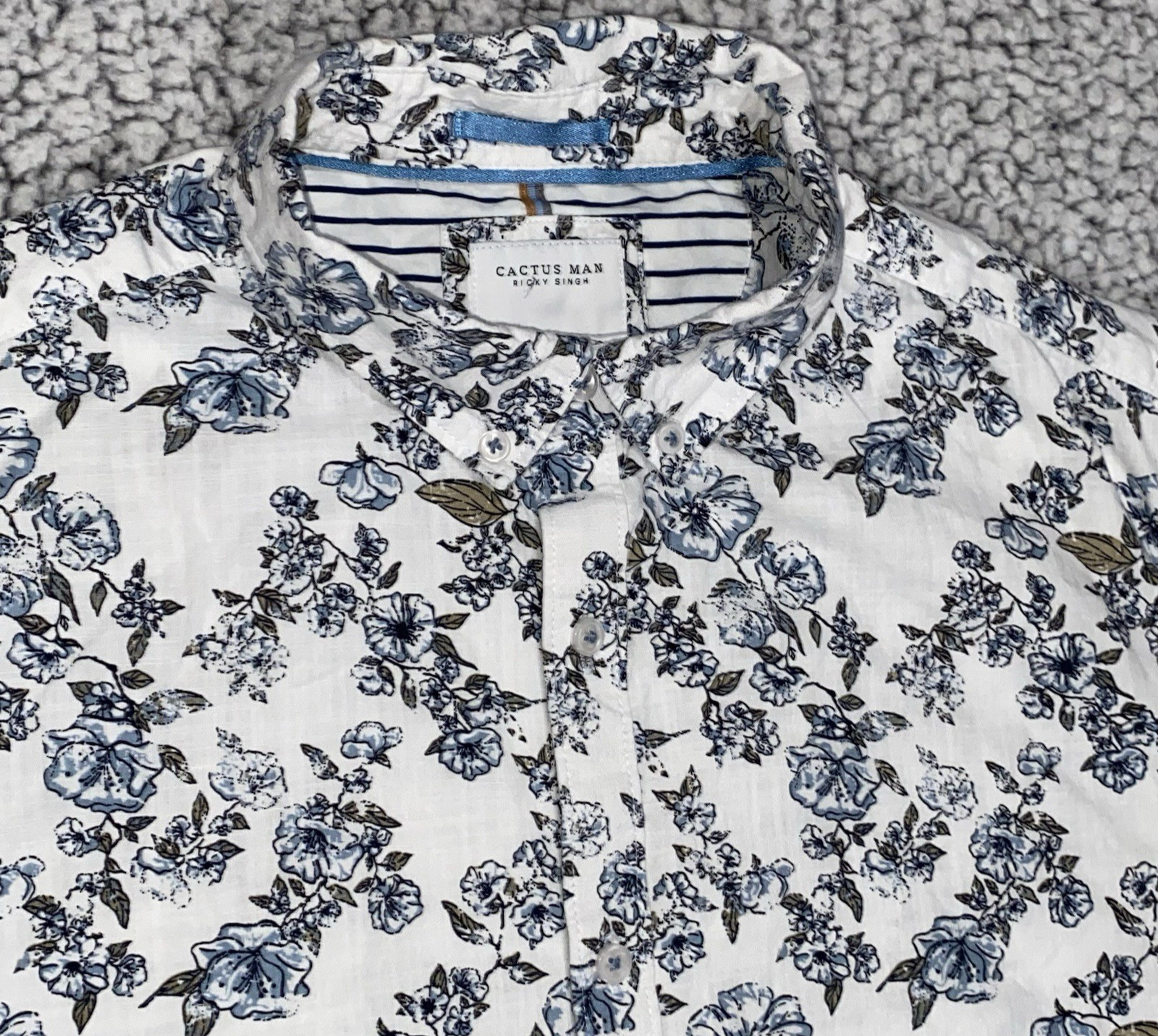 Cactus Man Ricky Singh Button Down Shirt Men’s L White Blue Floral Aloha Beach