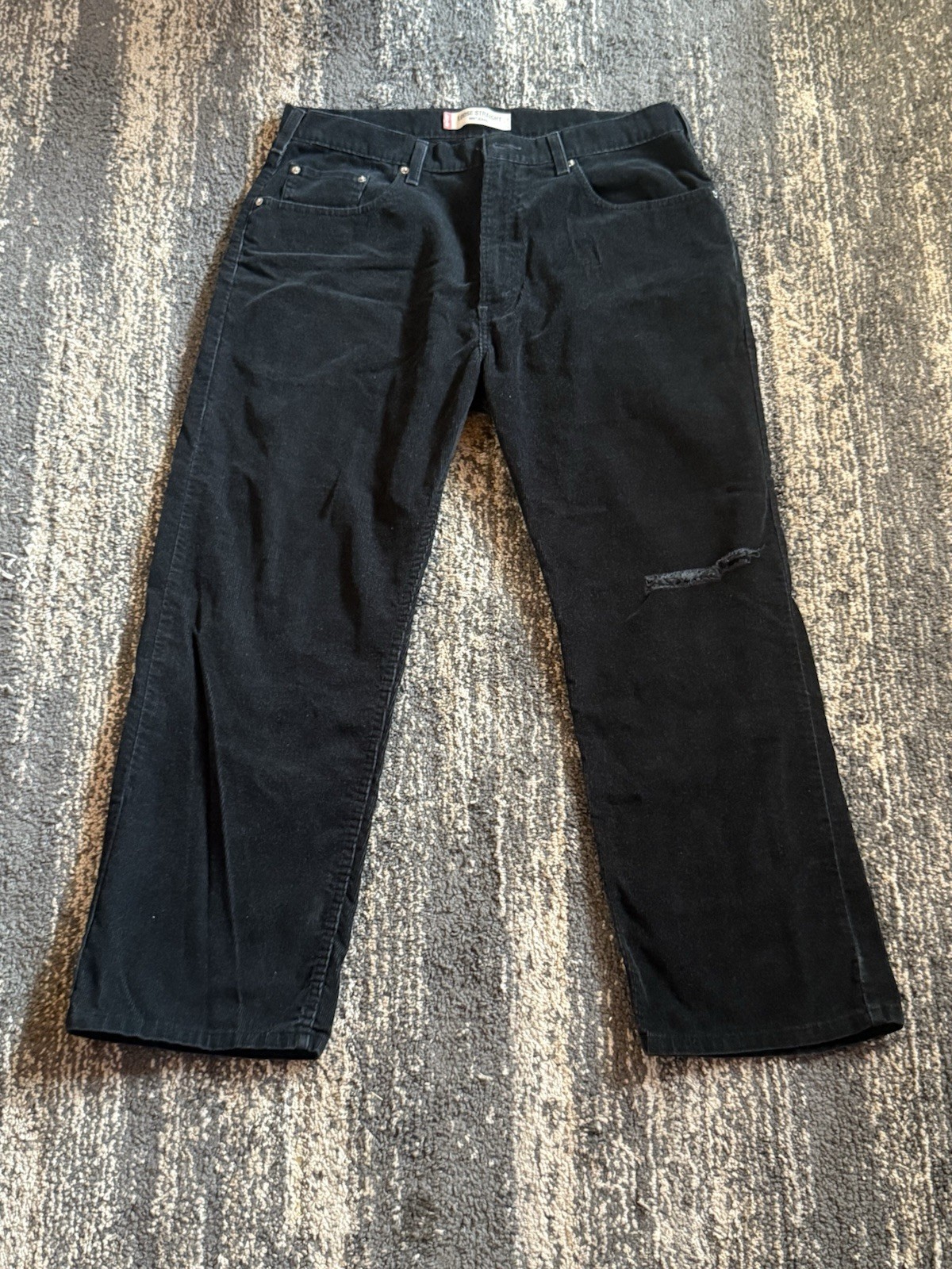 Levi’s Men’s Black Corduroy Jeans Loose Straight Fit Mid Rise 5-Pocket Zip