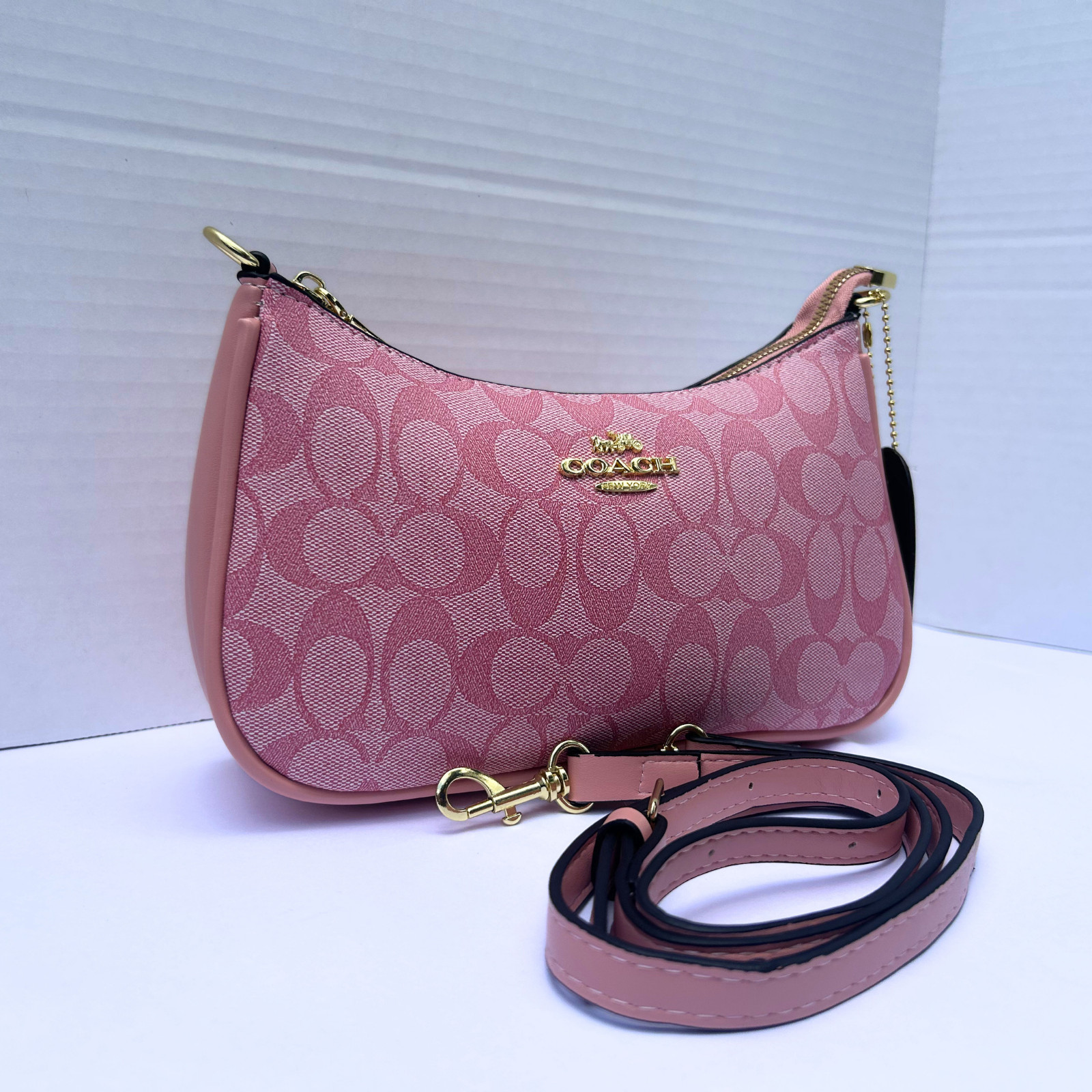NEW COACH Teri Shoulder Bag In signature canvas/Gold/Powder Pink CAL51