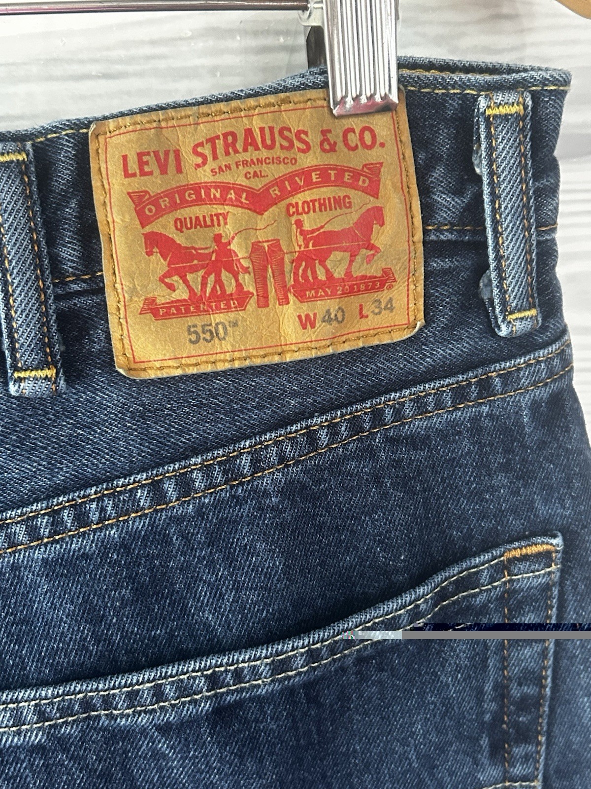 Men’s 40 x 34 Levi’s 550 Relaxed Fit Dark Wash Straight Leg Denim Blue Jeans 191