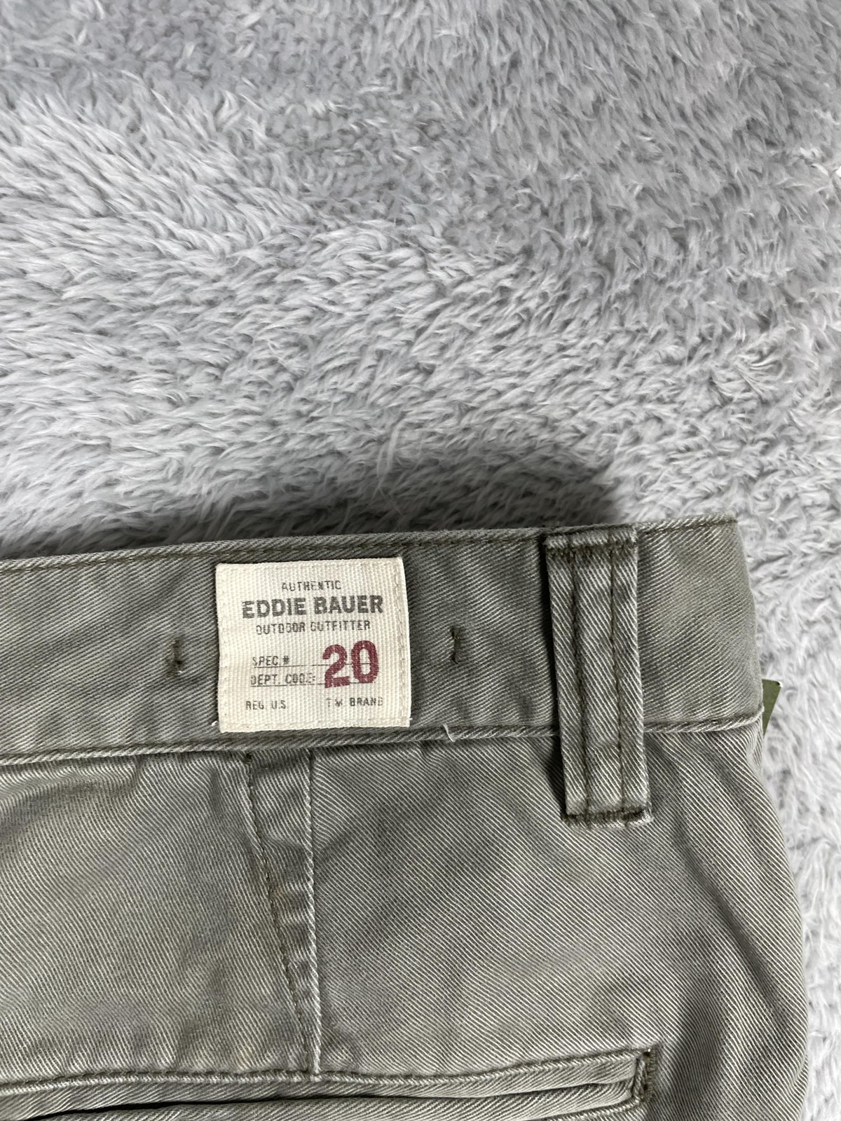 Eddie Bauer Pants Mens 36×32* Artichoke Green Relaxed Fit Pleated Khaki Chino