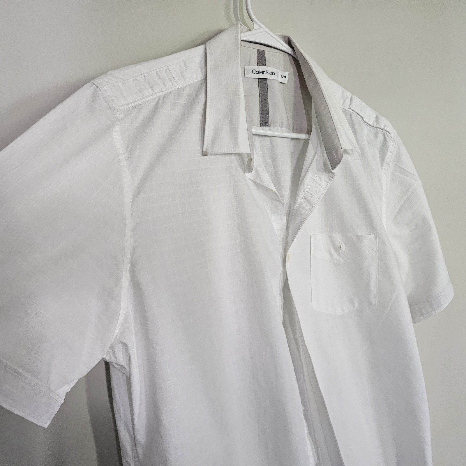 Calvin Klein Short Sleeve White Cotton Shirt Men’s XL may fit Slim