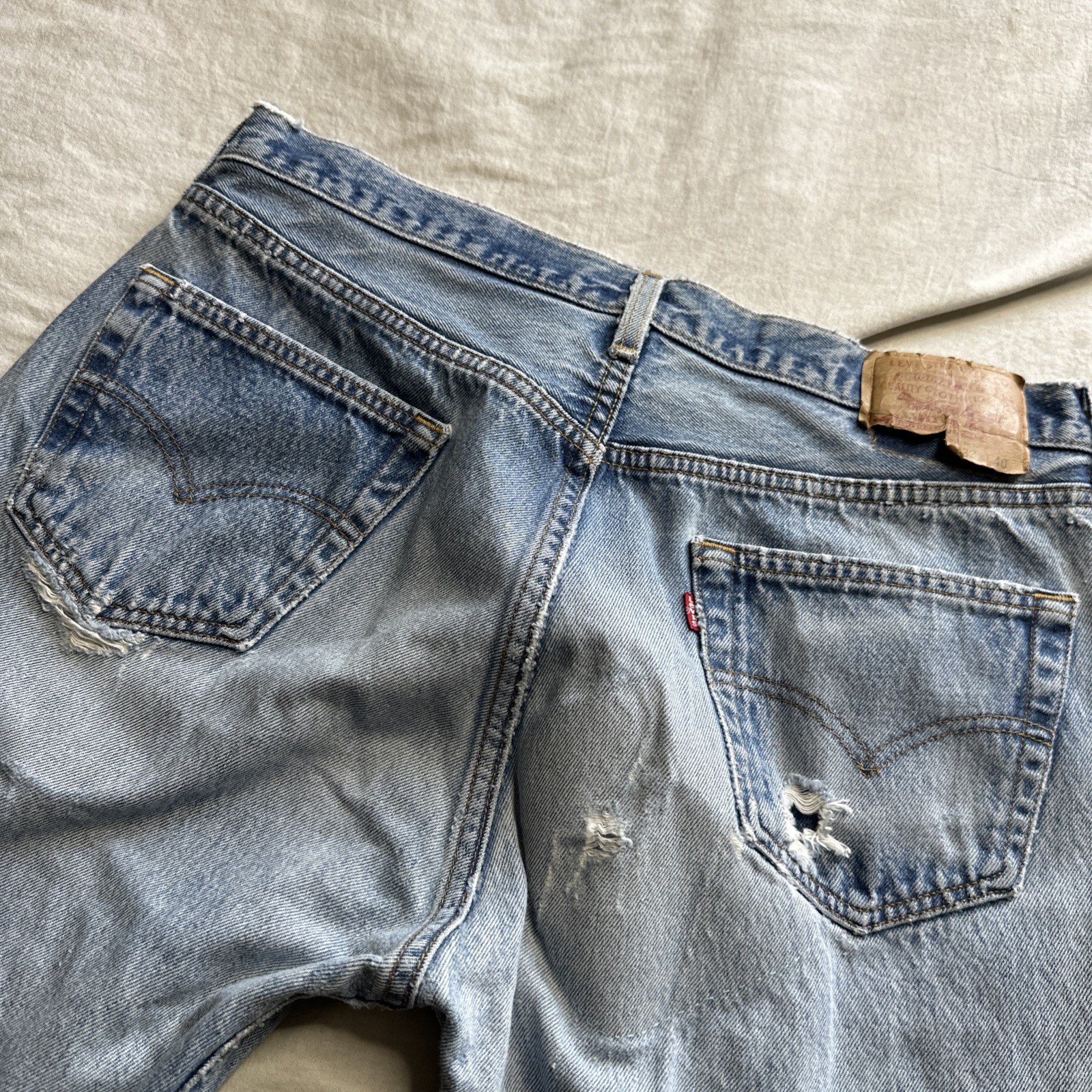 Vintage Levi’s 501 Blue 90s USA Button Fly 1990s Men’s 501xx Distressed 35X35