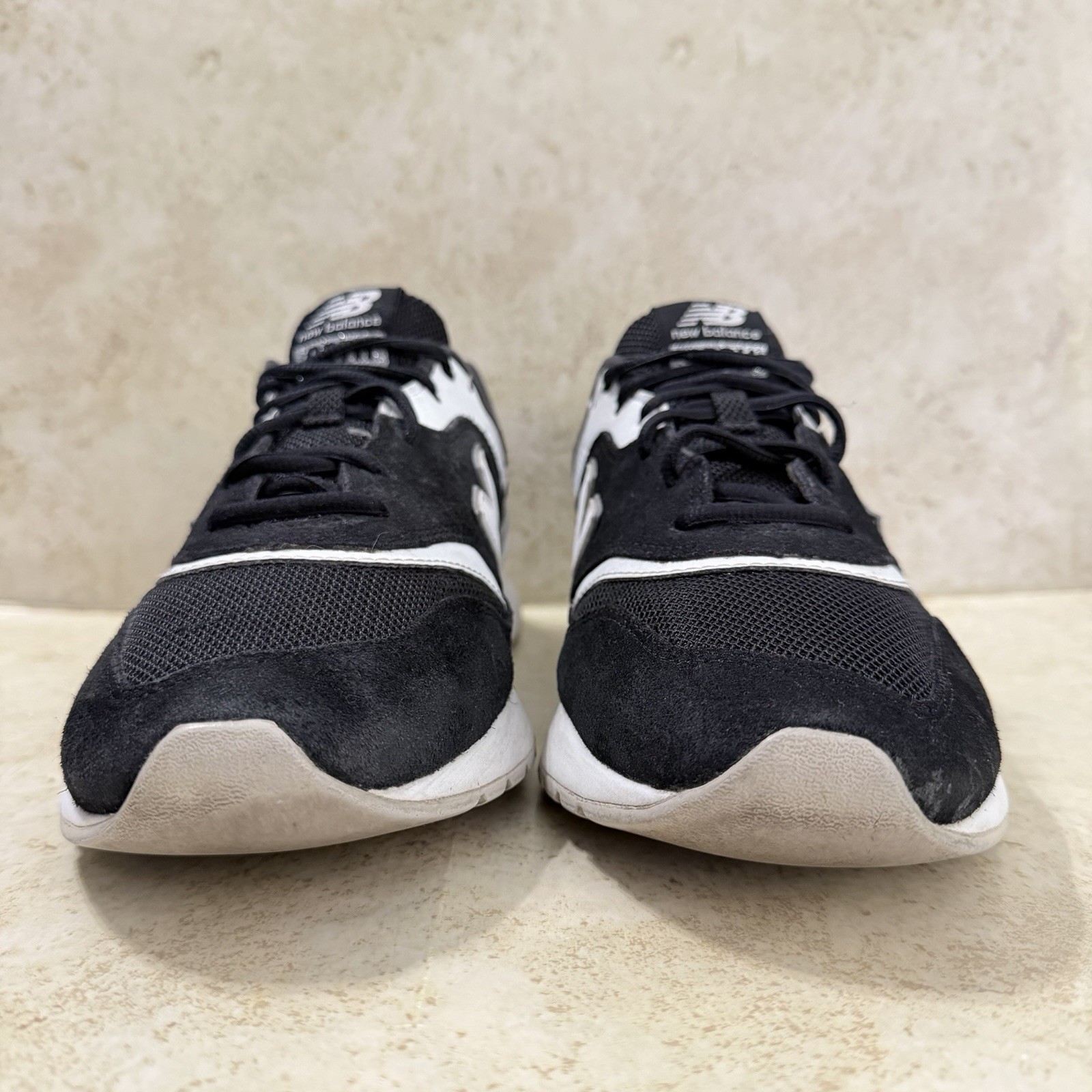 New Balance 977H Sneakers Mens 9.5 Black Suede Low Atheltic Casual Shoes Retro