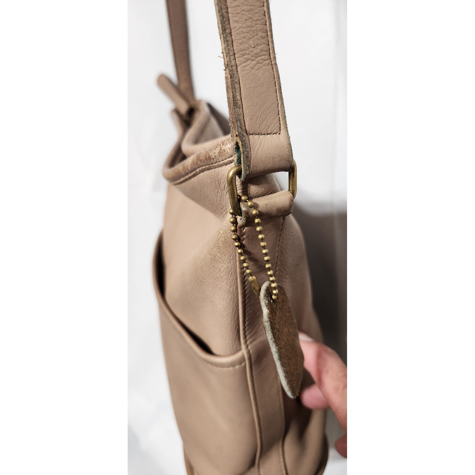 Vintage 80’s Coach Bleeker Tan Leather Crossbody Zip Shoulder Bag Hang tag pics