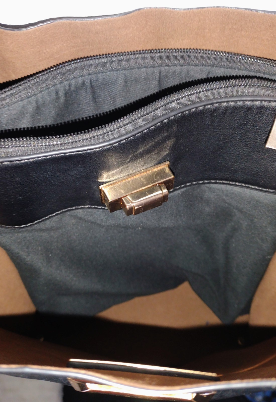Purse Buckle Snap Zipper Pocket Strap Faux Leather NWT Built In Keychain