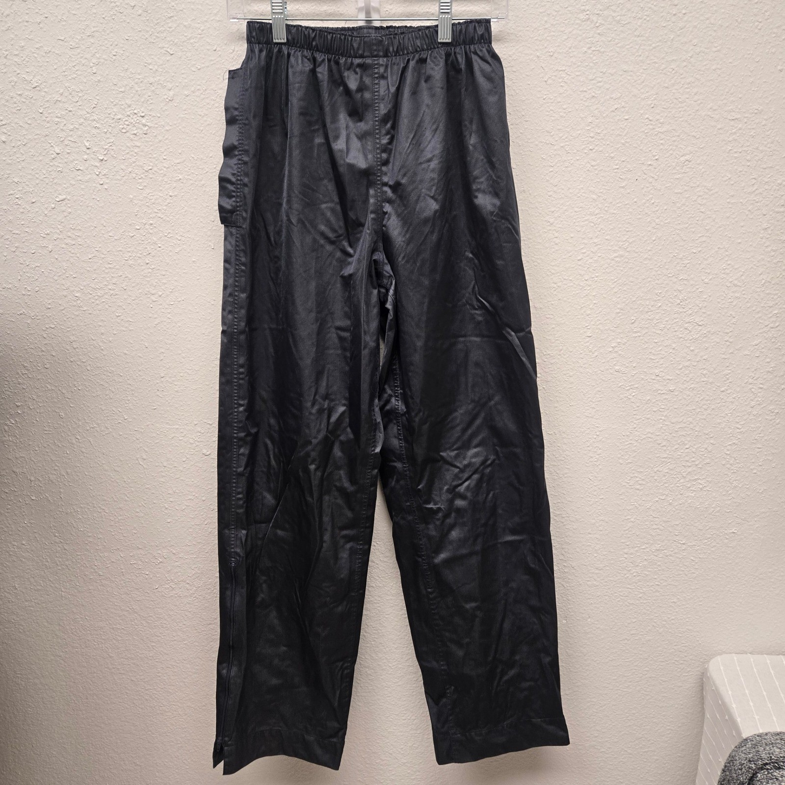 Black Windbreaker Cargo Pants Elastic Waist Ankle Zip Athletic Streetwear