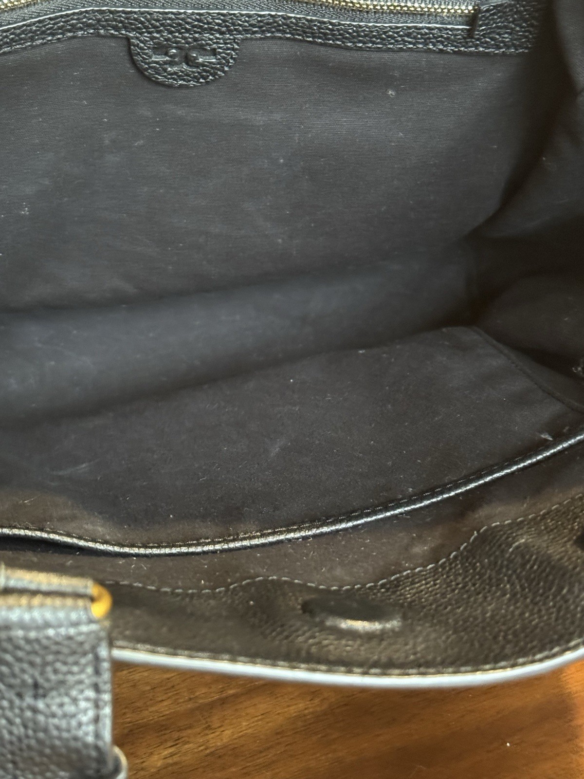 Authentic Tory Burch Taylor Pebbled Leather Tote in Black