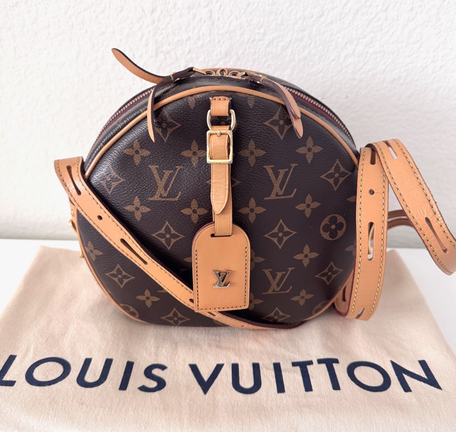 Louis Vuitton Boite Chapeau Souple Bag Monogram Canvas MM