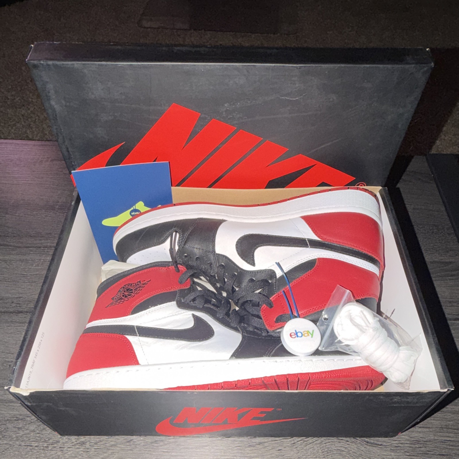 Nike Air Jordan 1 Retro High OG Black Toe 2013 White/Black/Gym Red 555088-184