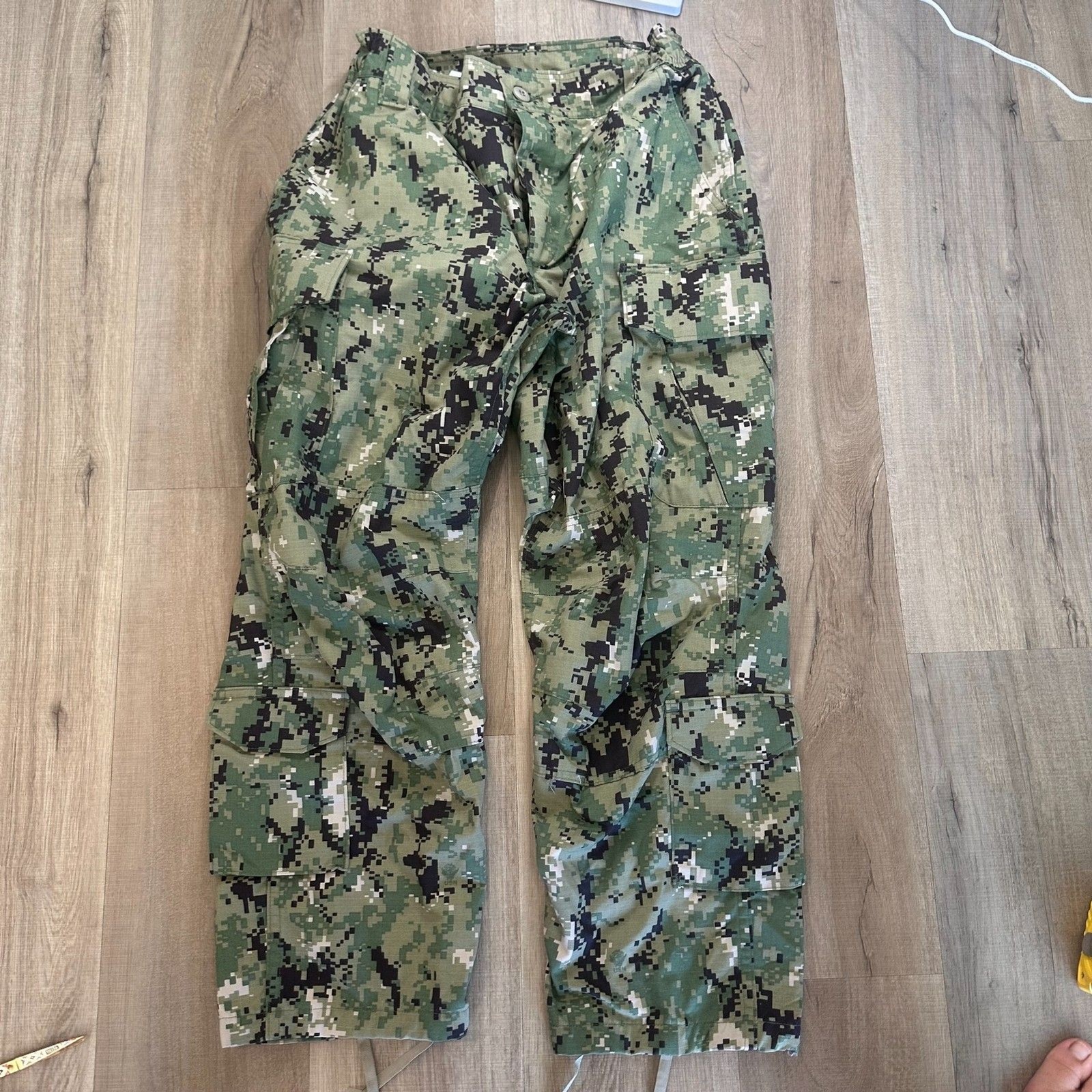 U.S. Navy Pants Medium M x Short Working Uniform Type Seals Military Camo