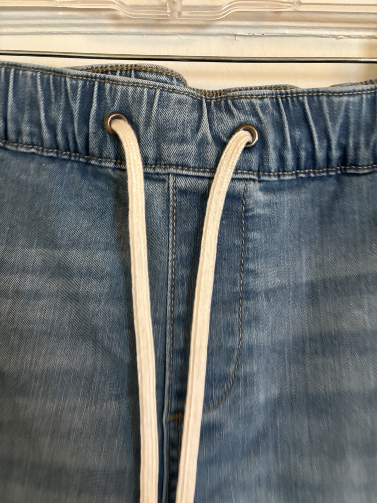 EUC Torrid Light Wash Elastic Waist Jeans Size 2S