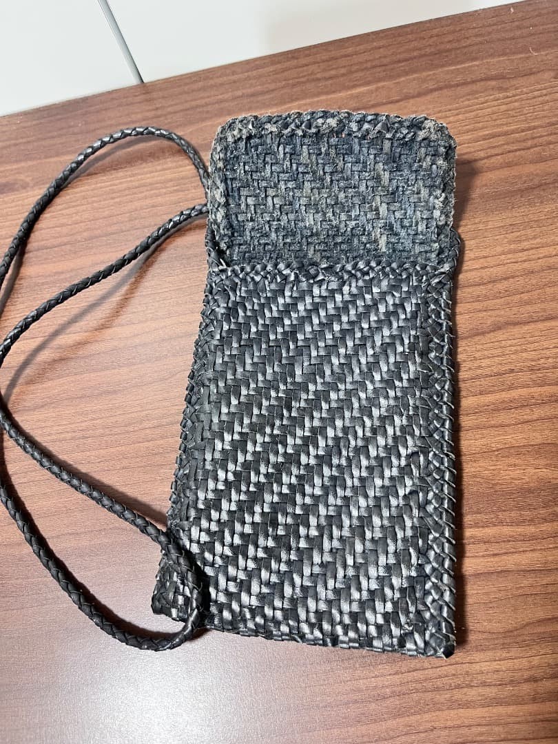 Dragon Leather Mesh Smartphone Shoulder Bag Black