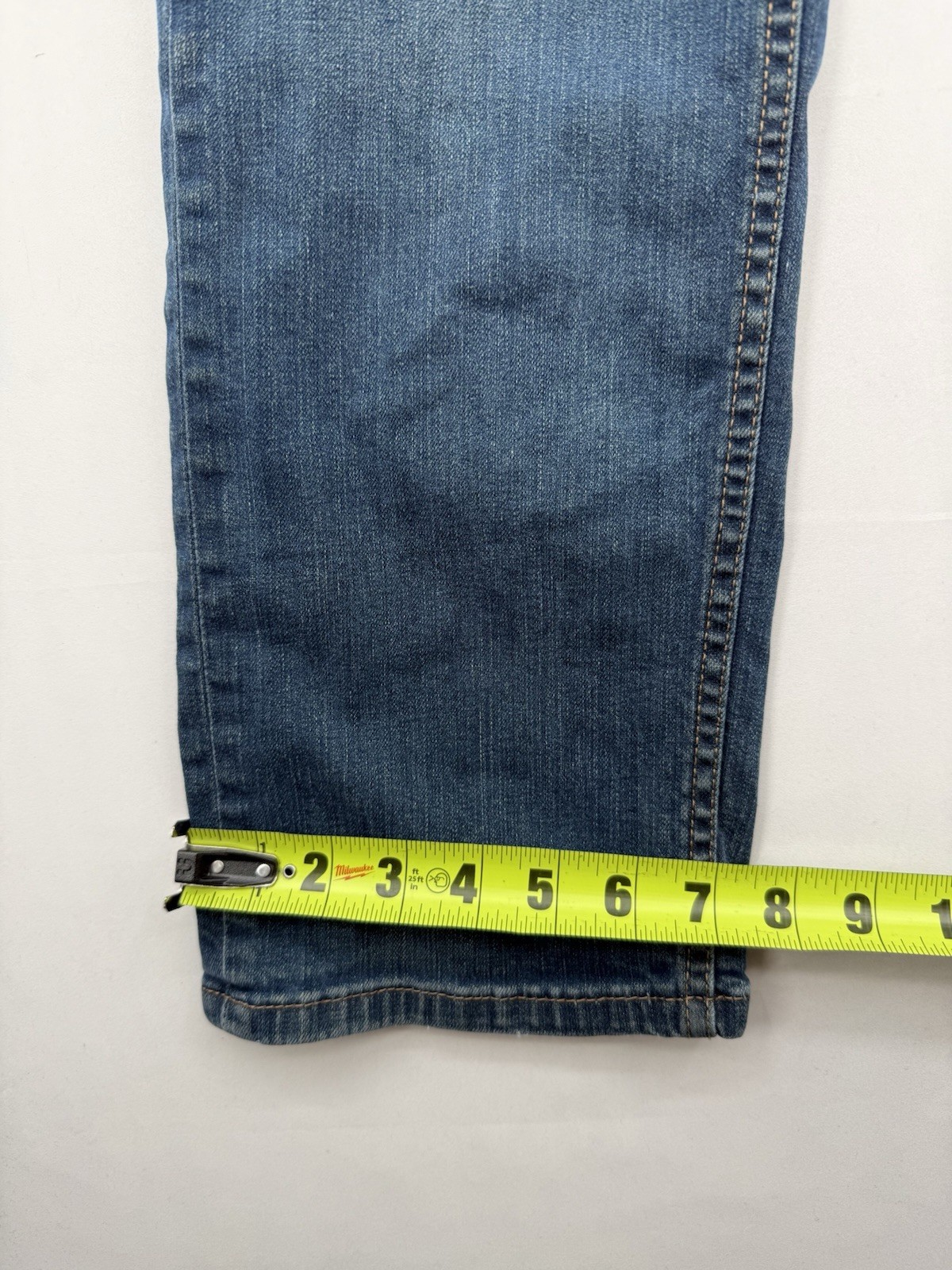 Levi’s 505 Jeans Men’s 34×32 Regular Fit Straight Leg Med Stonewash Zipper Fly
