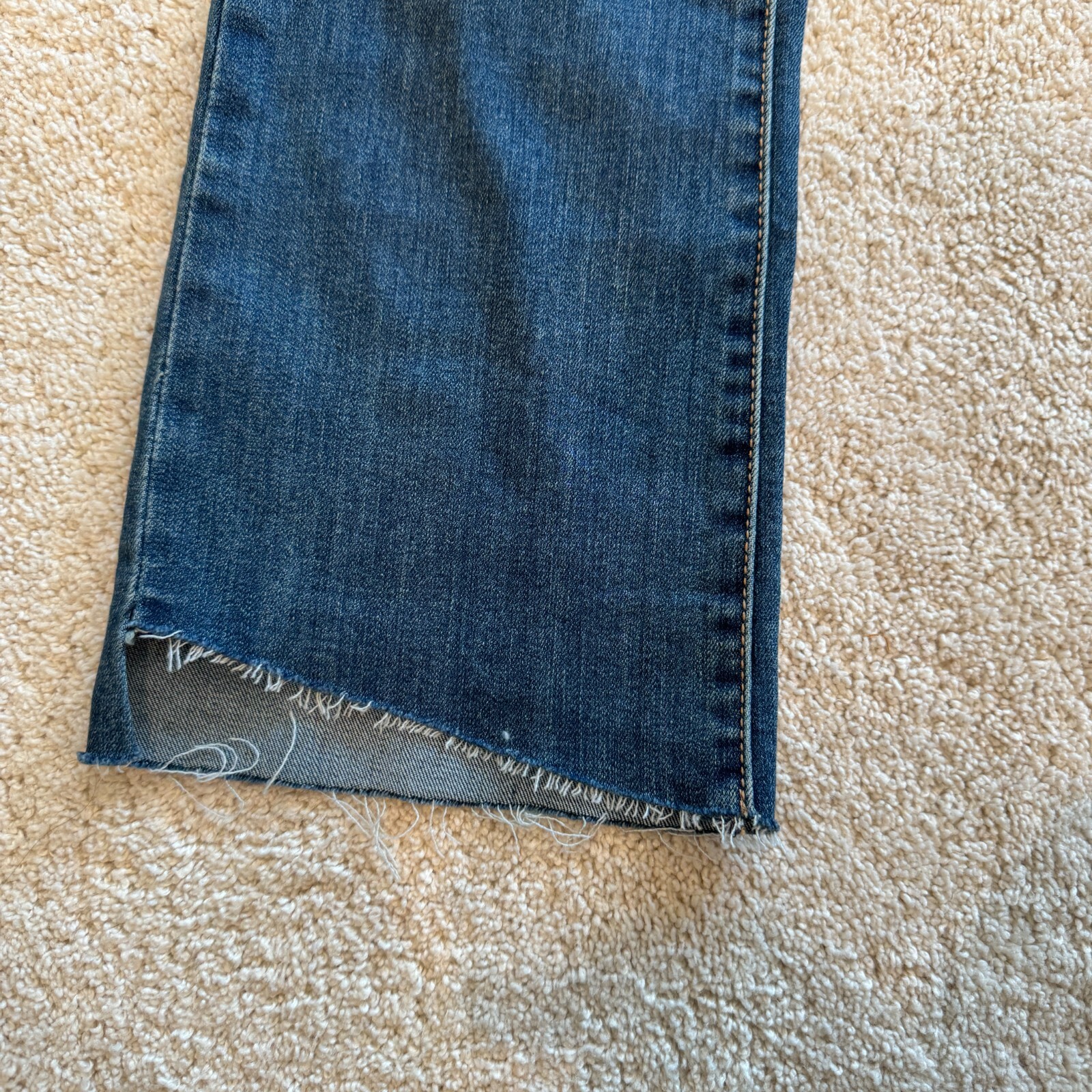 Seven7 Ladies High-Rise Step Hem Cropped Fashion Jean Size 8