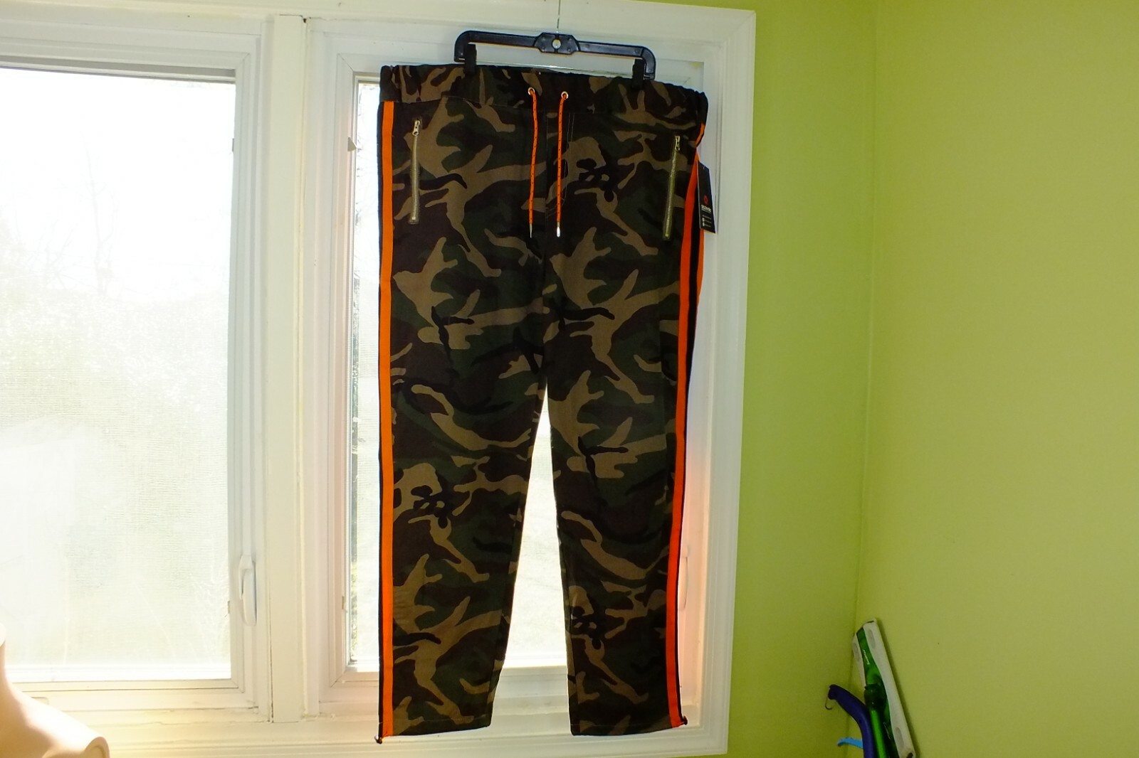 AKADEMIKS BRAND NEW MENS PANTS 4XL CAMO/ORANGE STRIPE (CHECK DESCRIPTION)