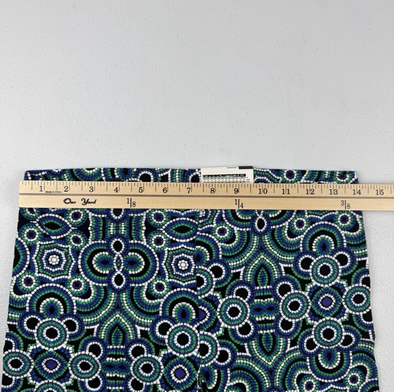Hue Cotton Leggings Womens Size M Blue Green Colorful All Over Mosaic New